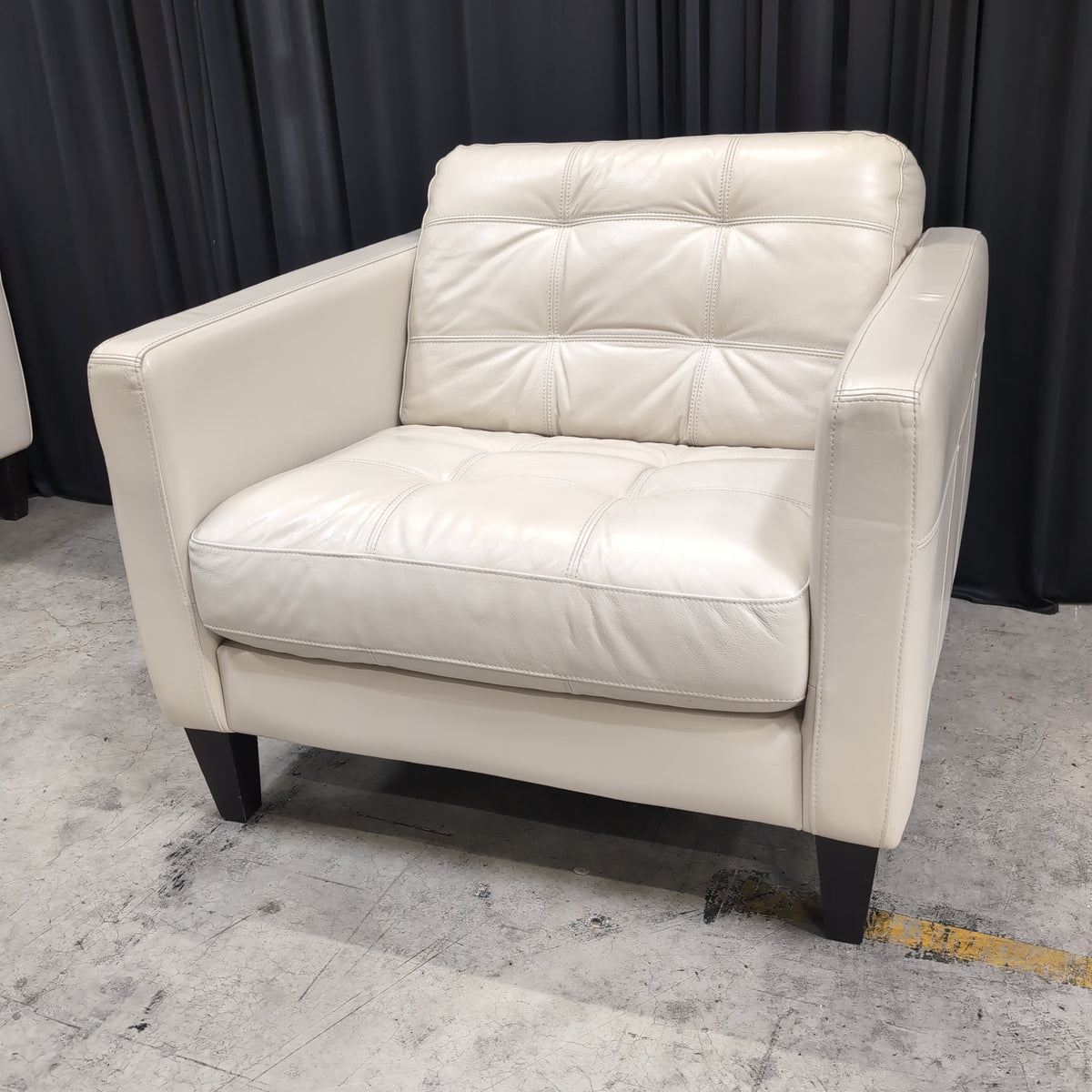 Cream Tufted Armchair in Leather