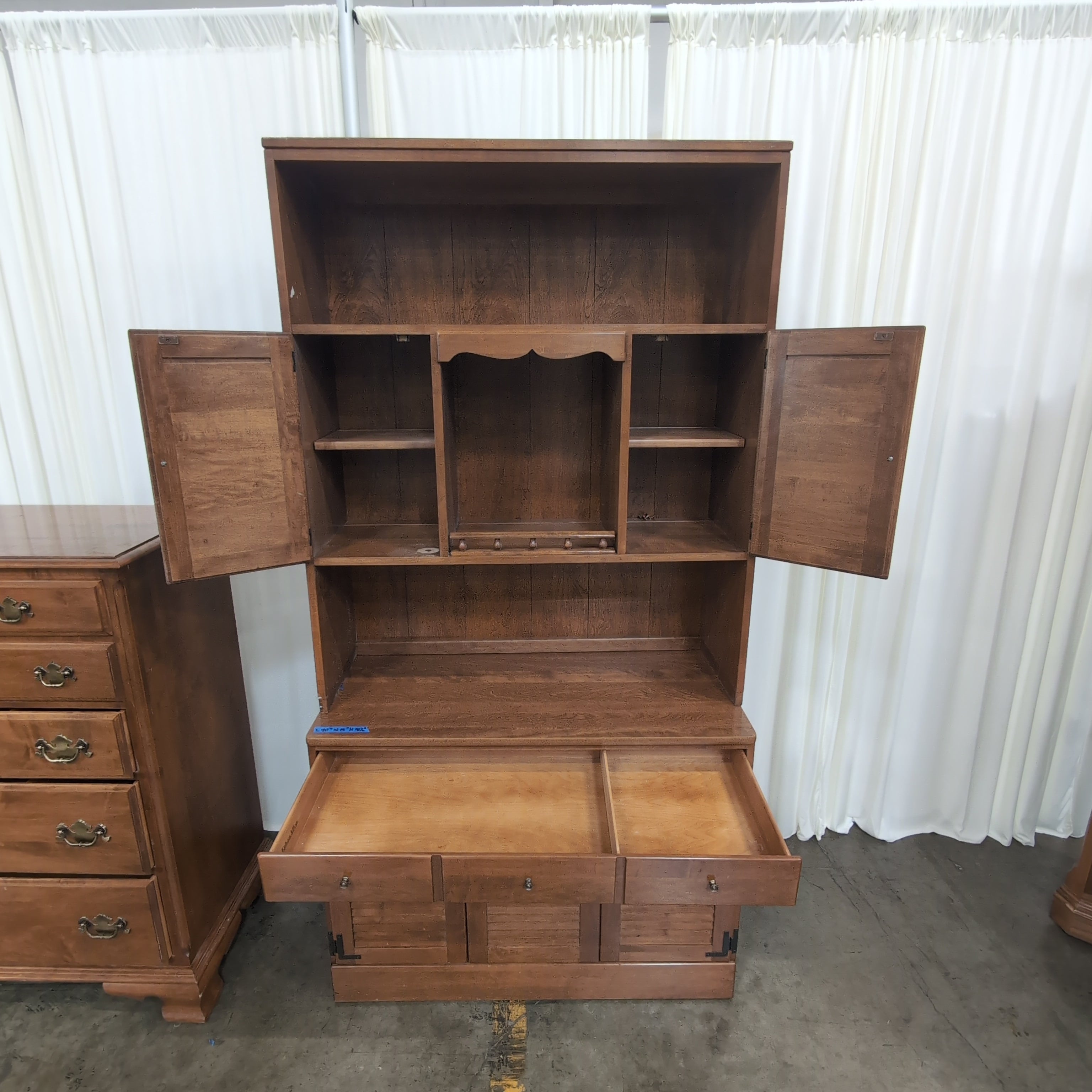 Ethan Allen Heirloom Nutmeg Maple Cabinet with Hutch
