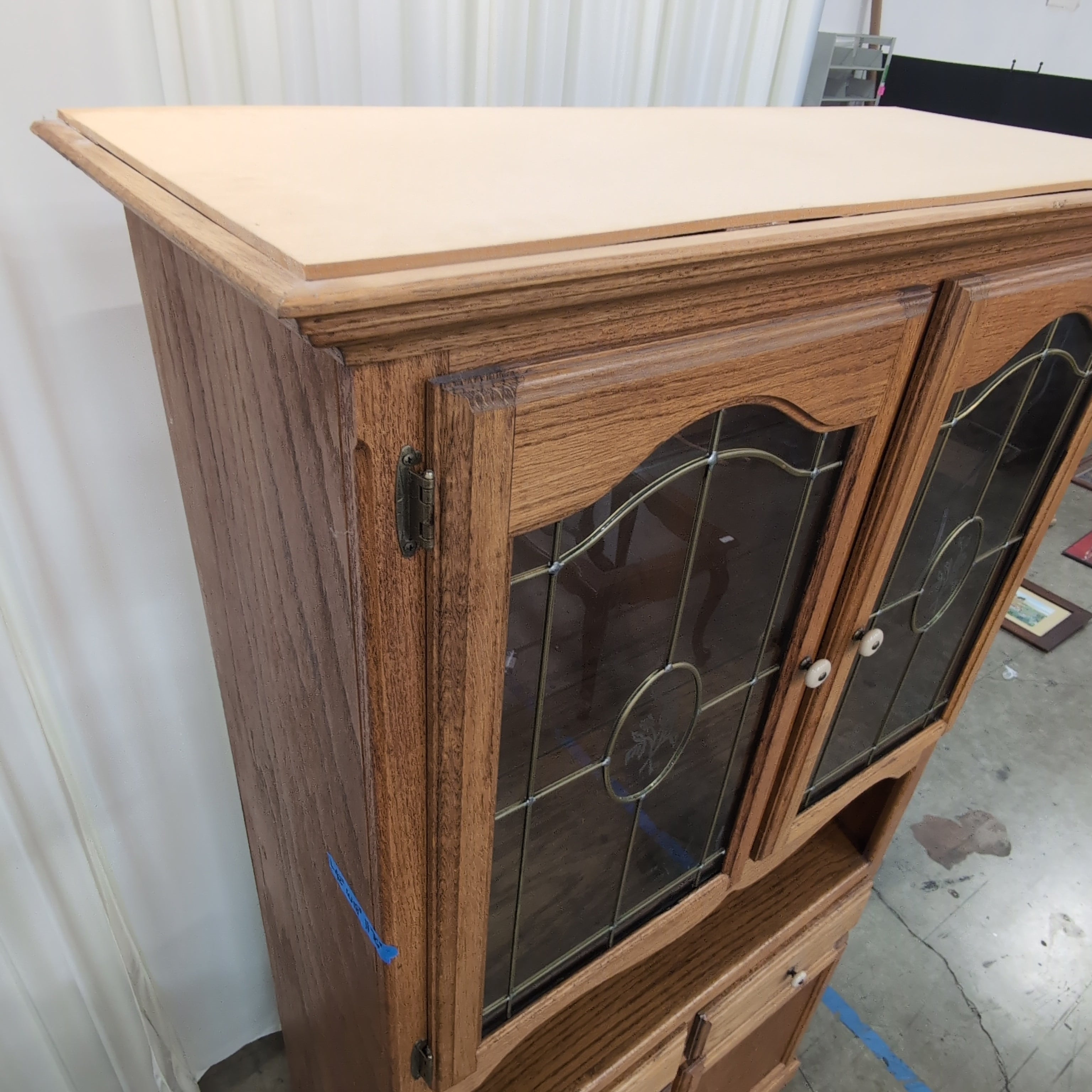 Traditional Light Brown Oak Wood China Cabinet