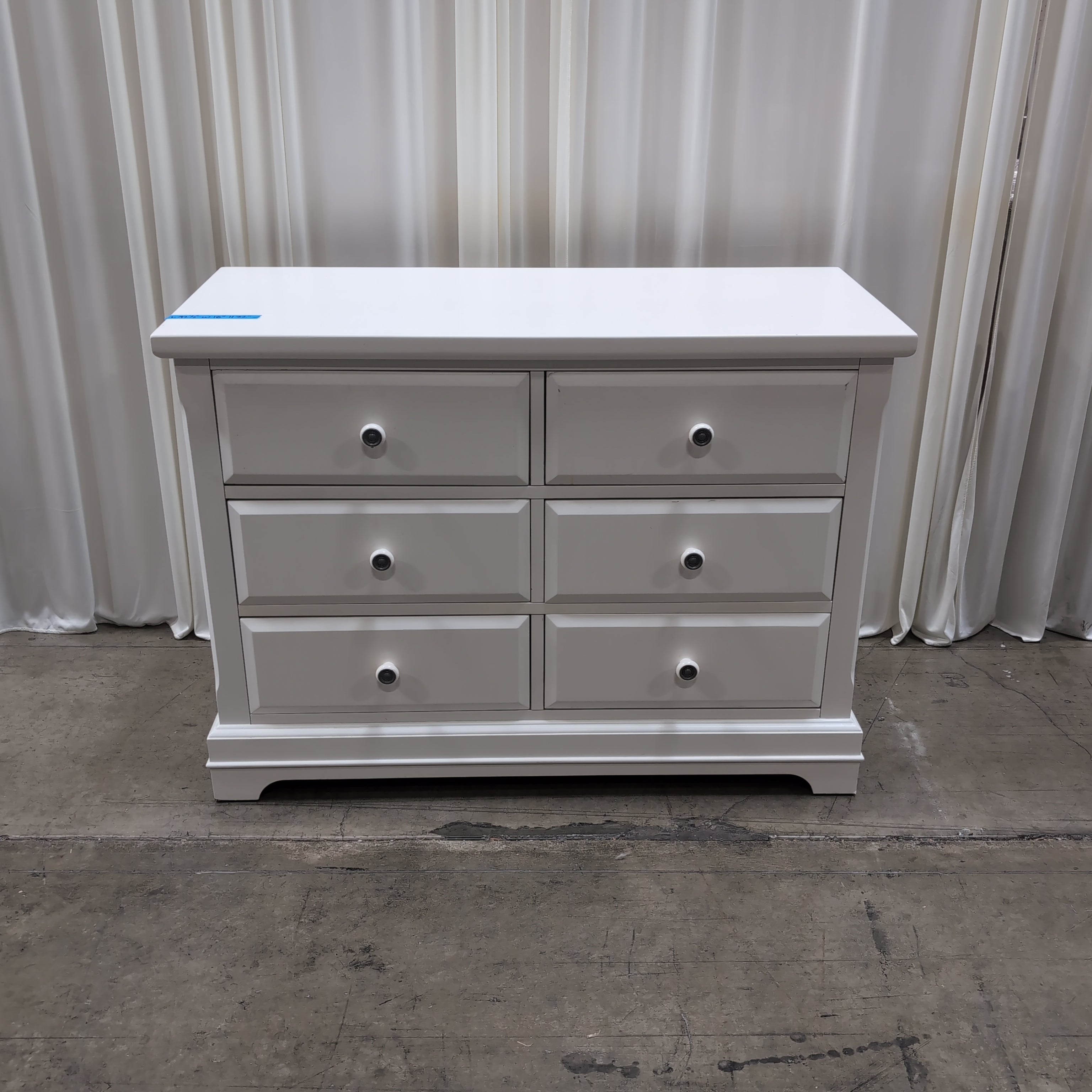 Classic White Six-Drawer Transitional Dresser