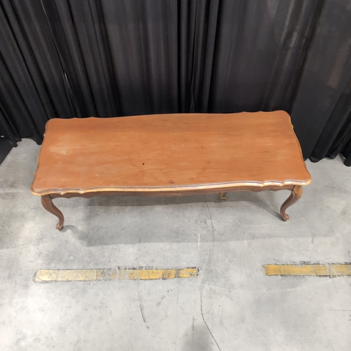 Traditional Light Wood Coffee Table with Carved Edges