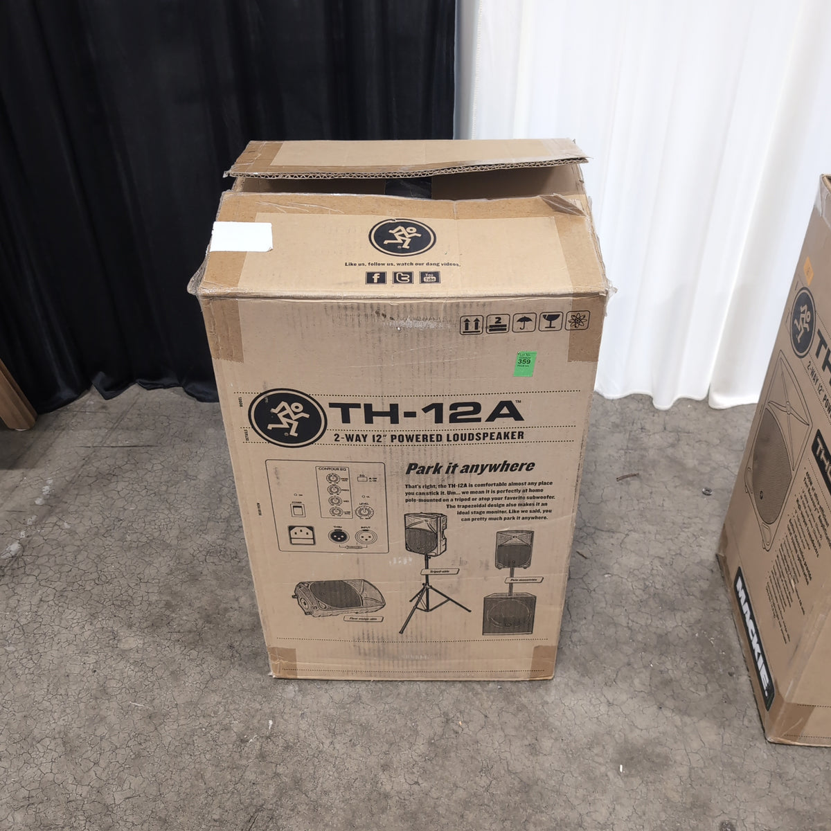 Mackie TH-12A 2-Way 12-Inch Powered Loudspeaker