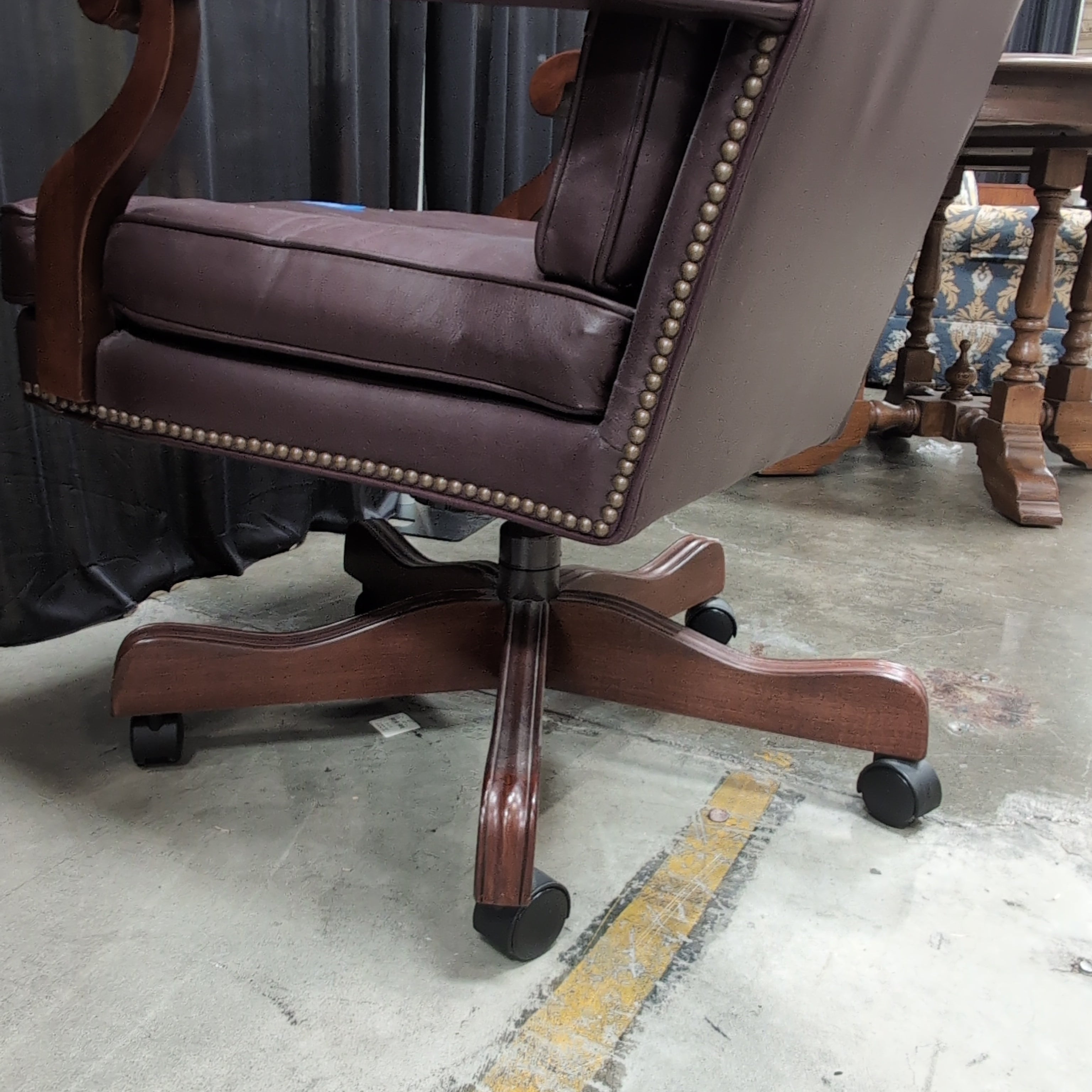 Traditional Brown Tufted Office Chair with Wood Arms