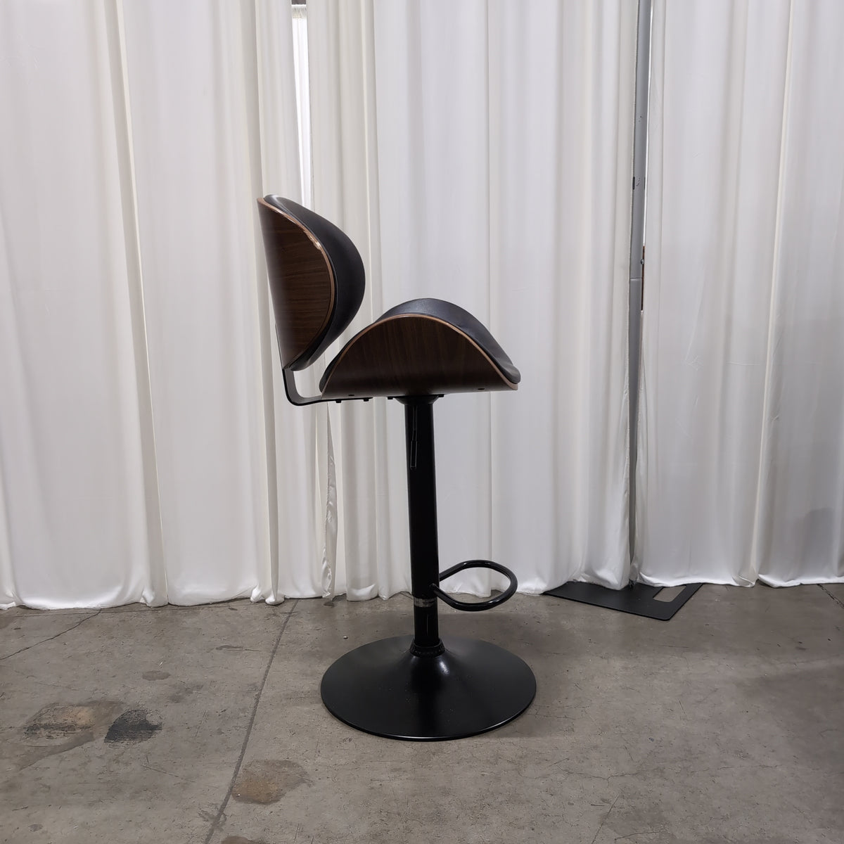 Curved Wood Back Adjustable Bar Stool