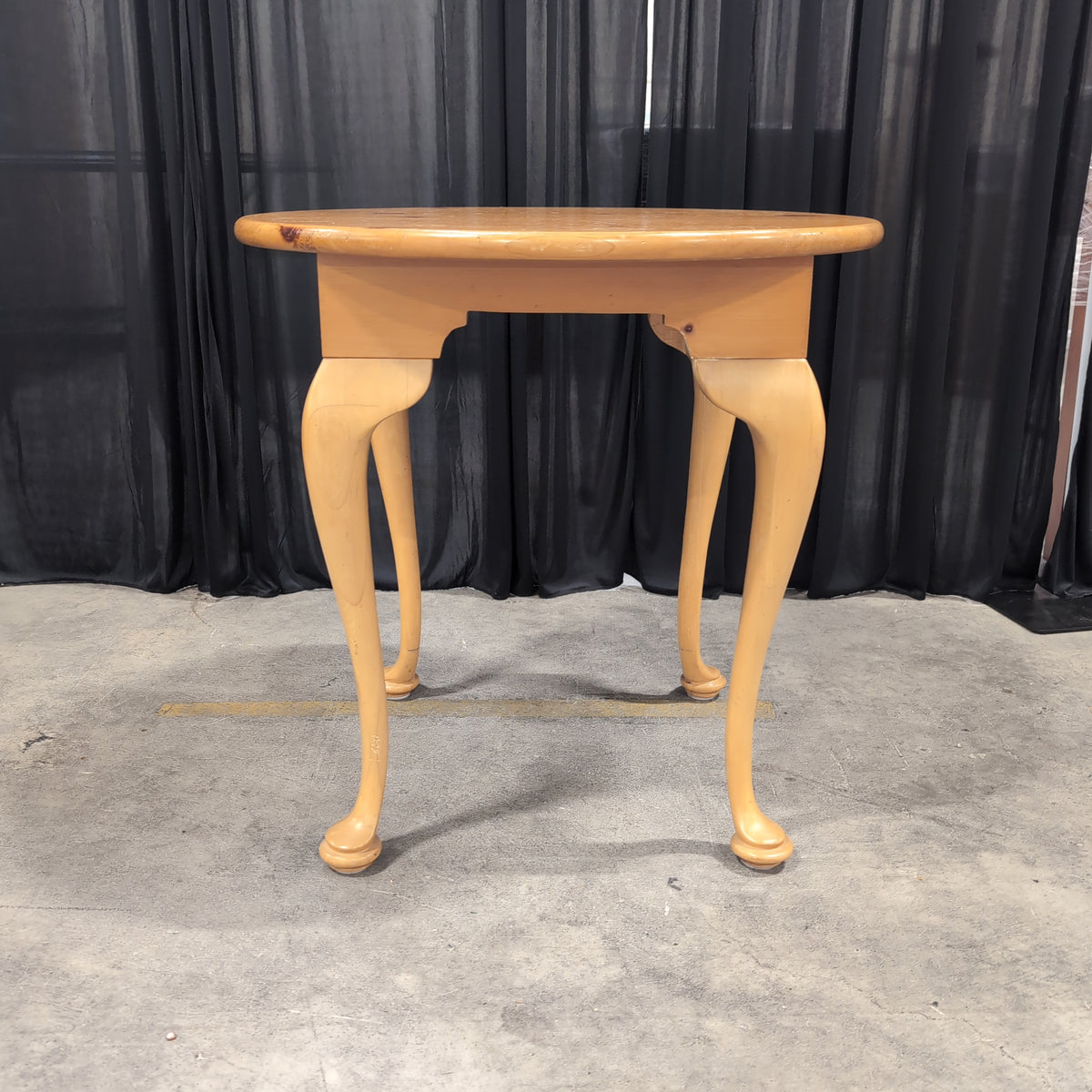 Light Wood Round End Table with Cabriole Legs
