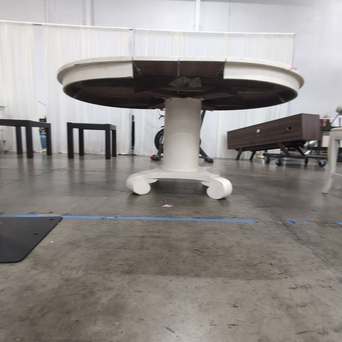 White Painted Wood Pedestal Dining Table with Leaves