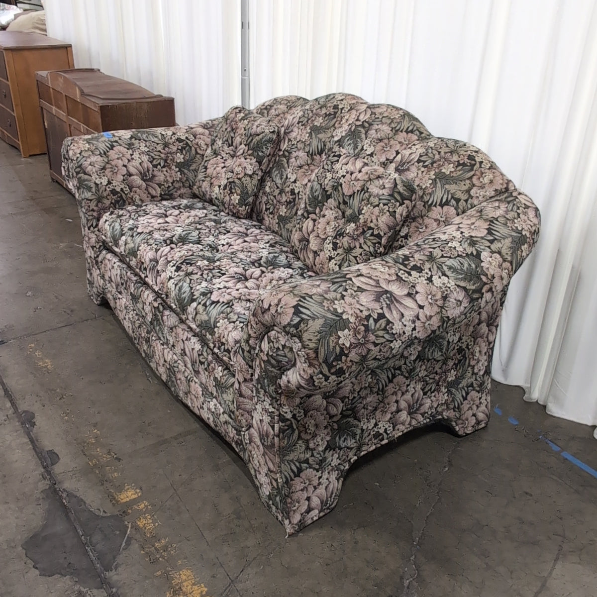 Vintage Floral Pattern Couch with Tufted Back