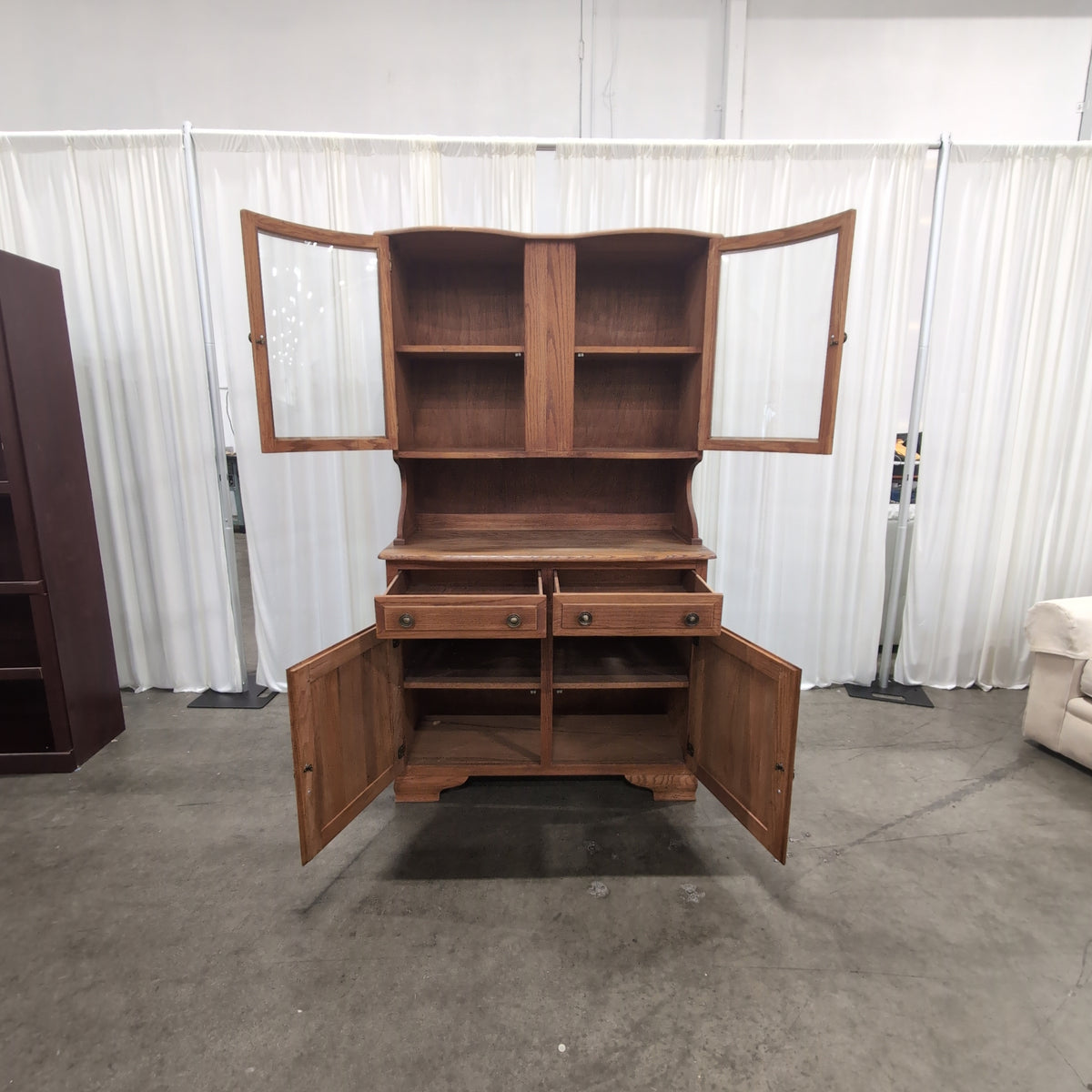 Traditional Oak Wood China Cabinet with Glass Doors