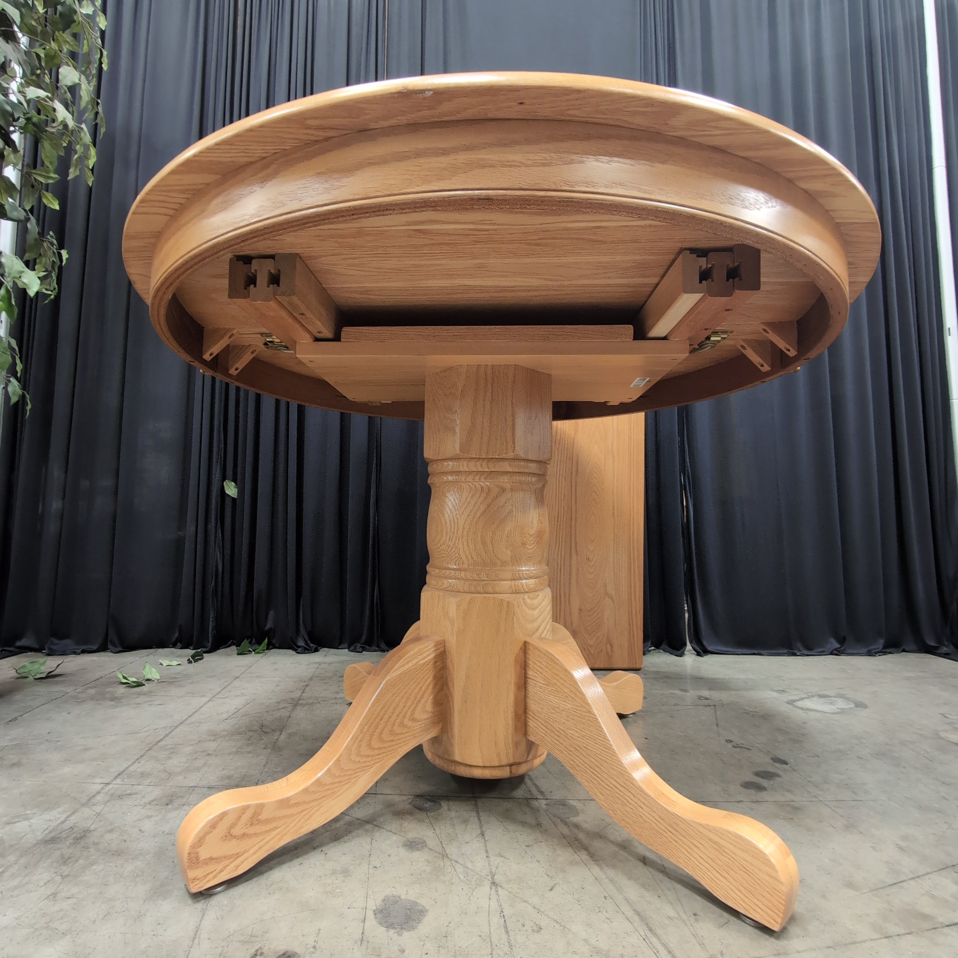 Light Oak Round Pedestal Dining Table