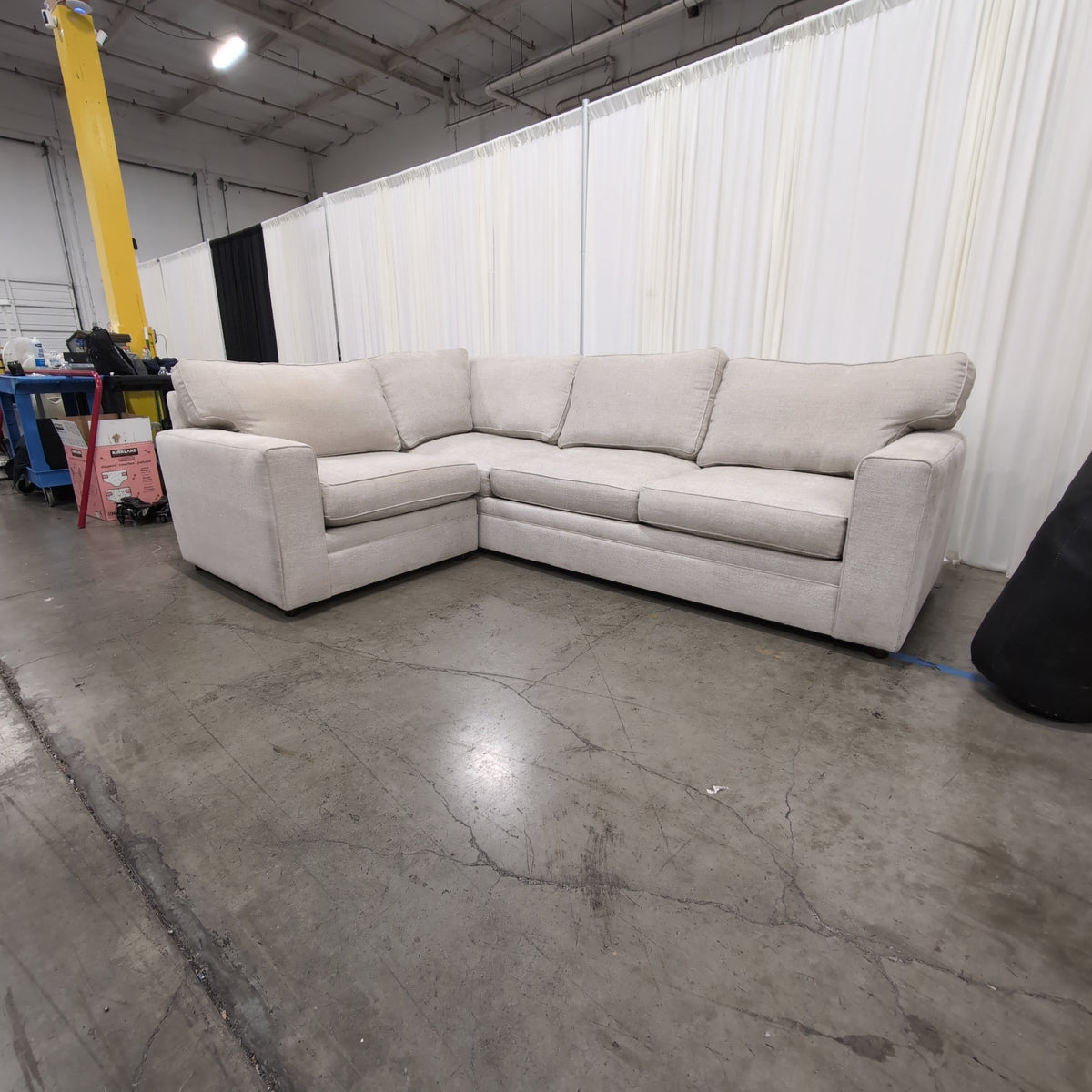 Modern Light Grey L-Shaped Sectional Couch in Fabric