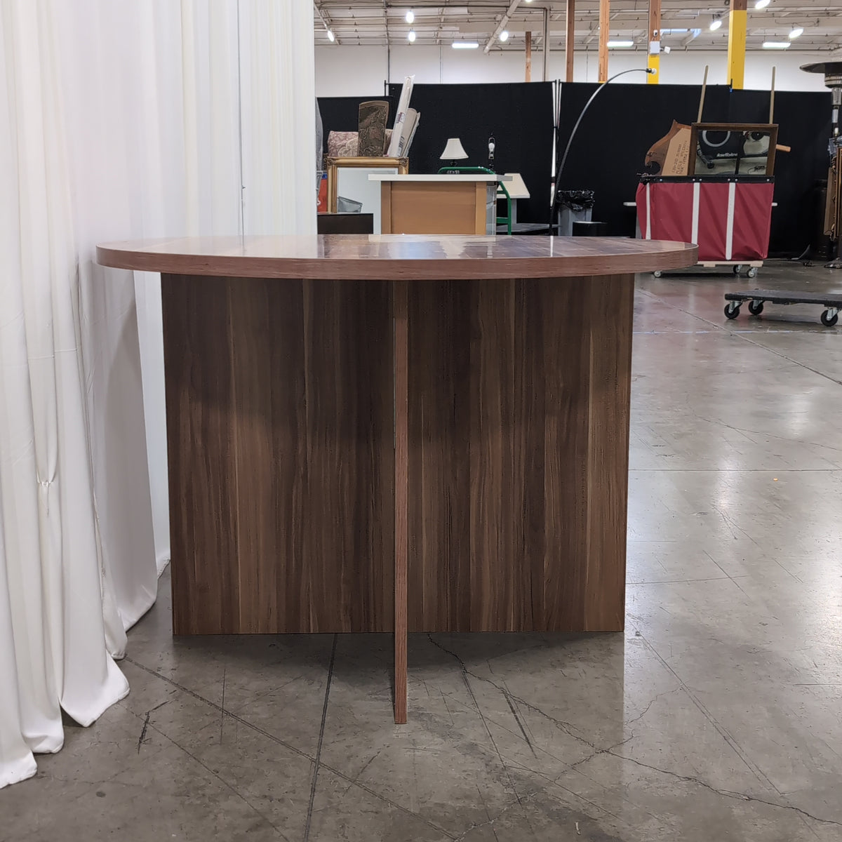 Modern Wood Grain Round Dining Table