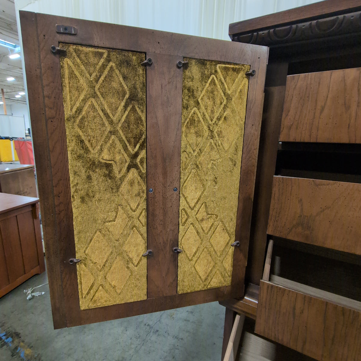 Ornate French Provincial Style Wood Dresser