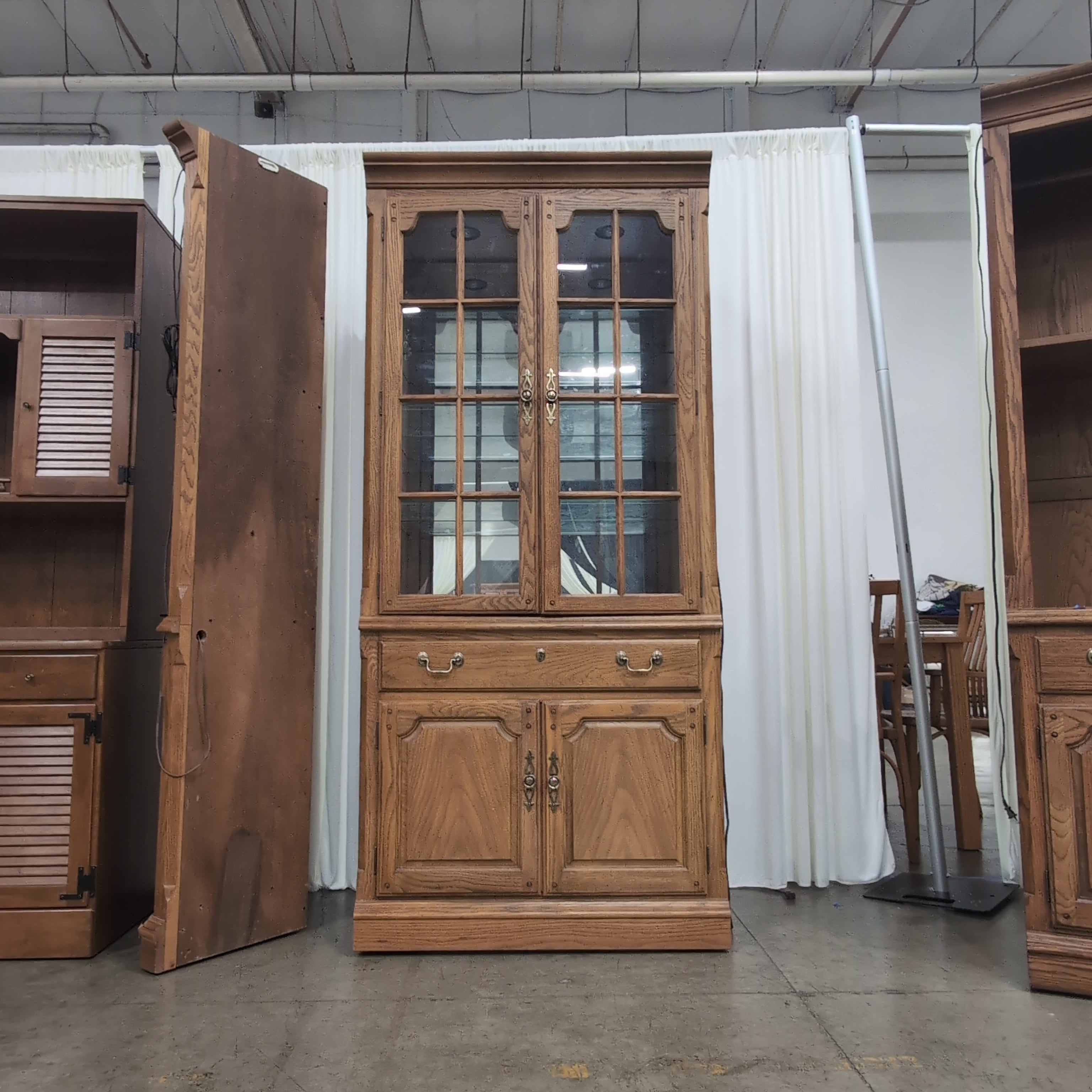 Thomasville Traditional Golden Oak China Cabinet with Glass Doors