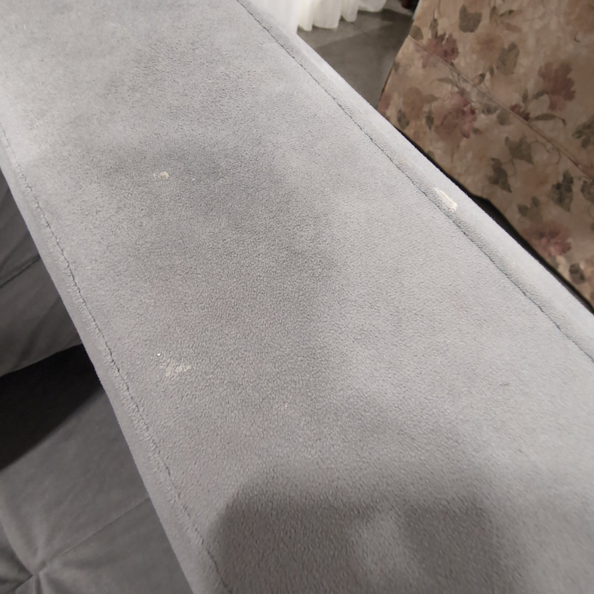 Contemporary Grey Tufted Armchair in Velvet