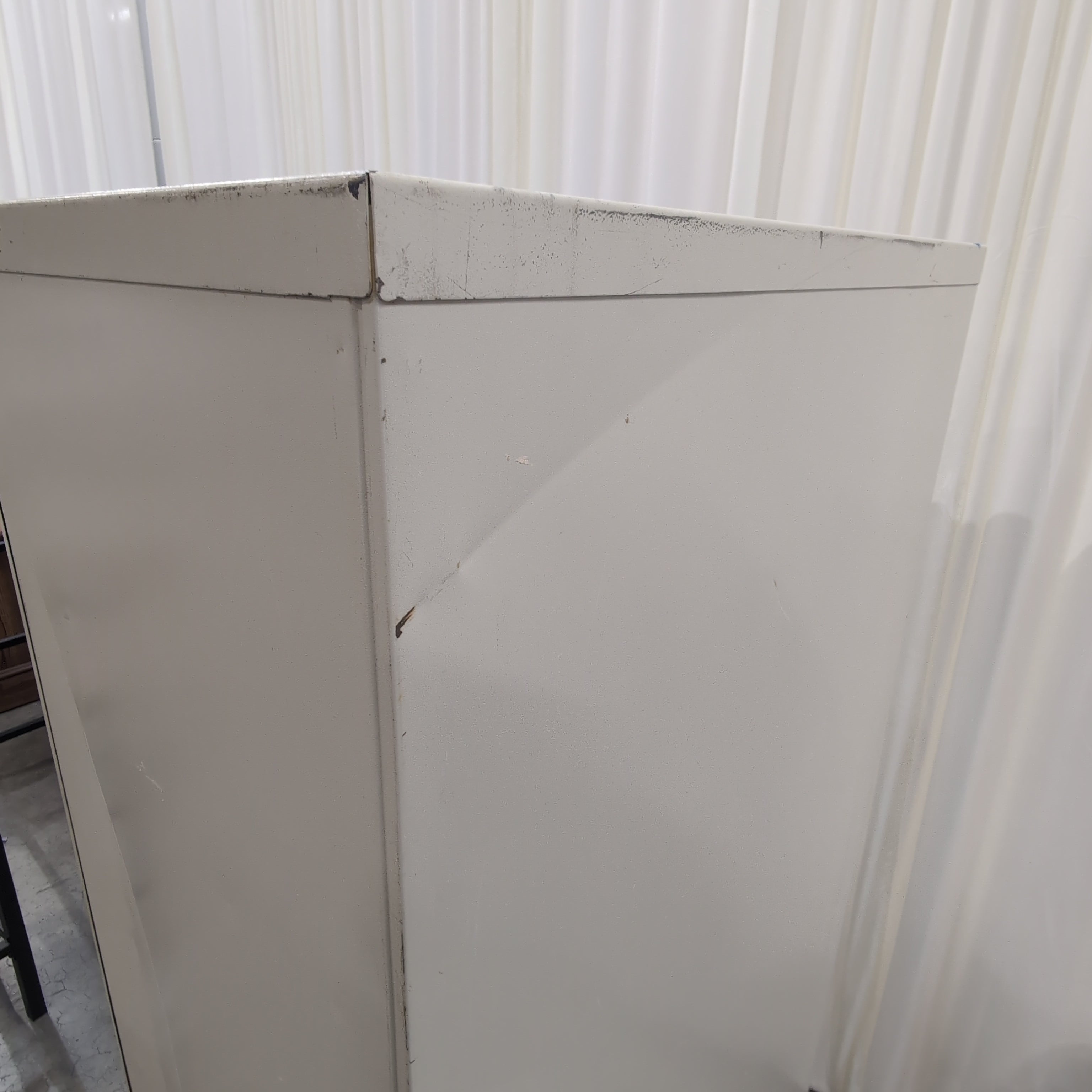 HON Grey Four-Drawer Filing Cabinet in Metal