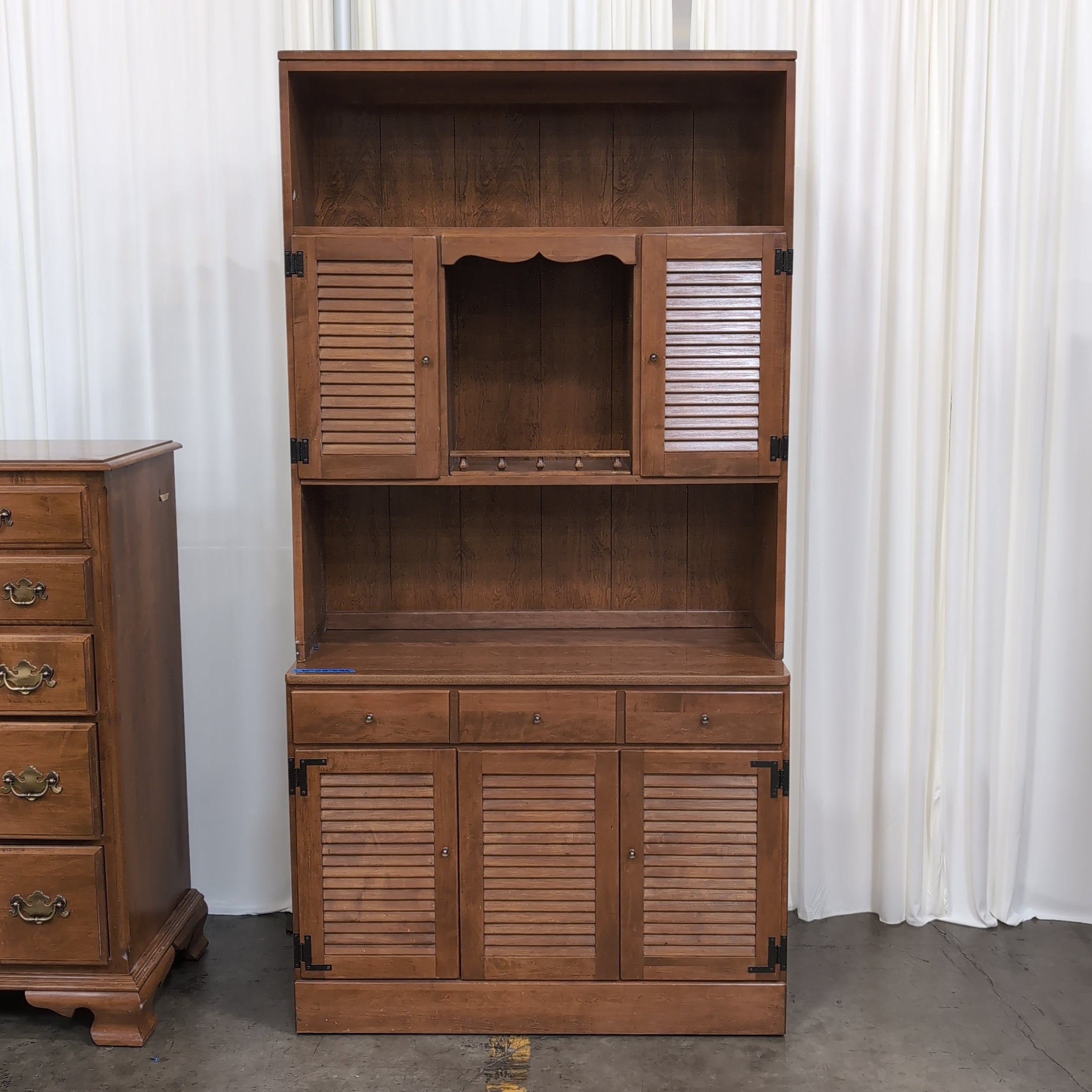 Ethan Allen Heirloom Nutmeg Maple Cabinet with Hutch