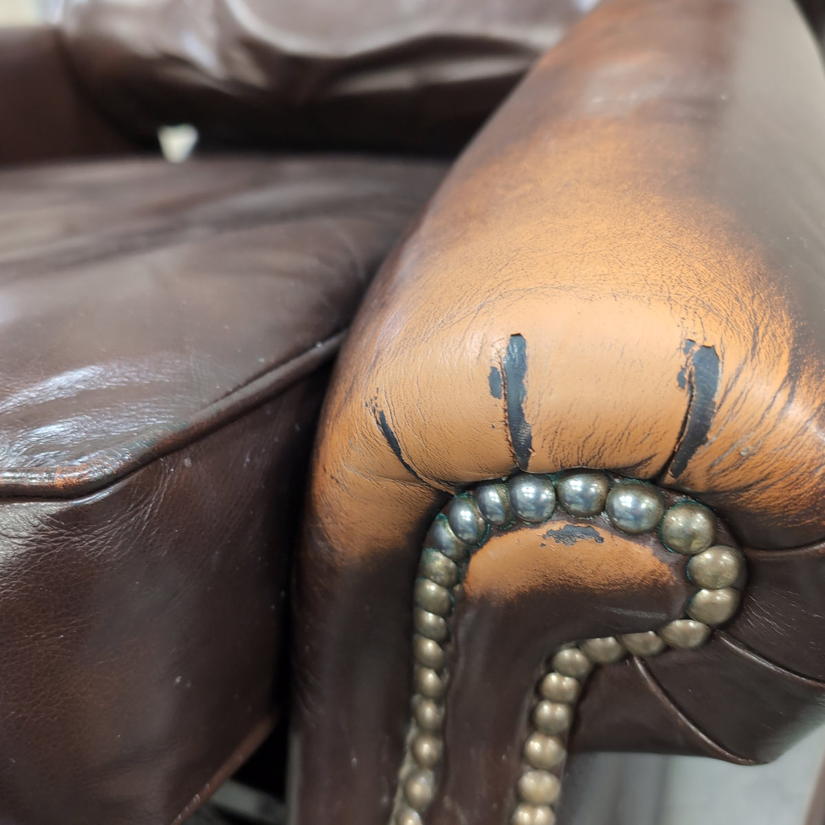 Unknown Dark Brown Furniture Item