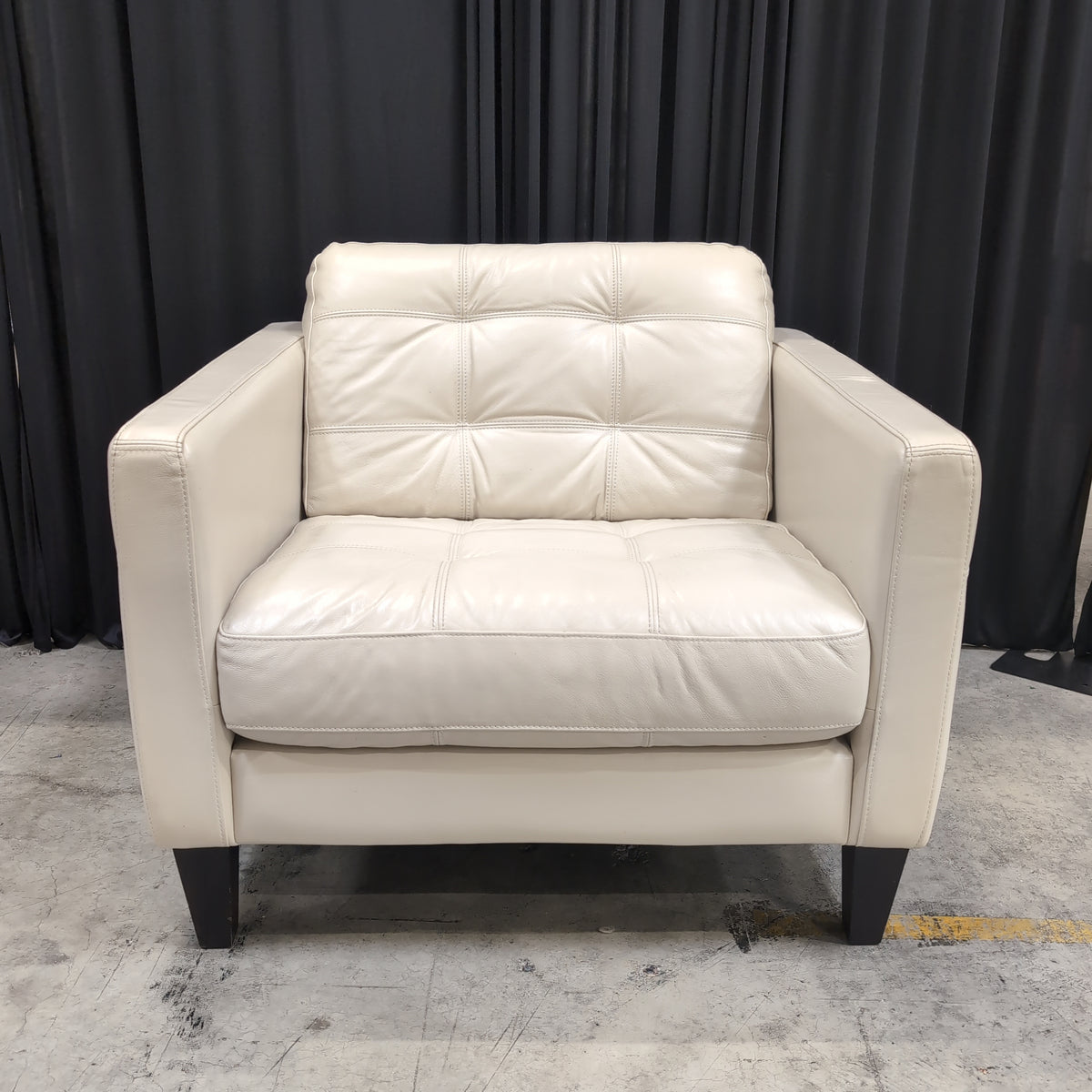 Cream Tufted Armchair in Leather