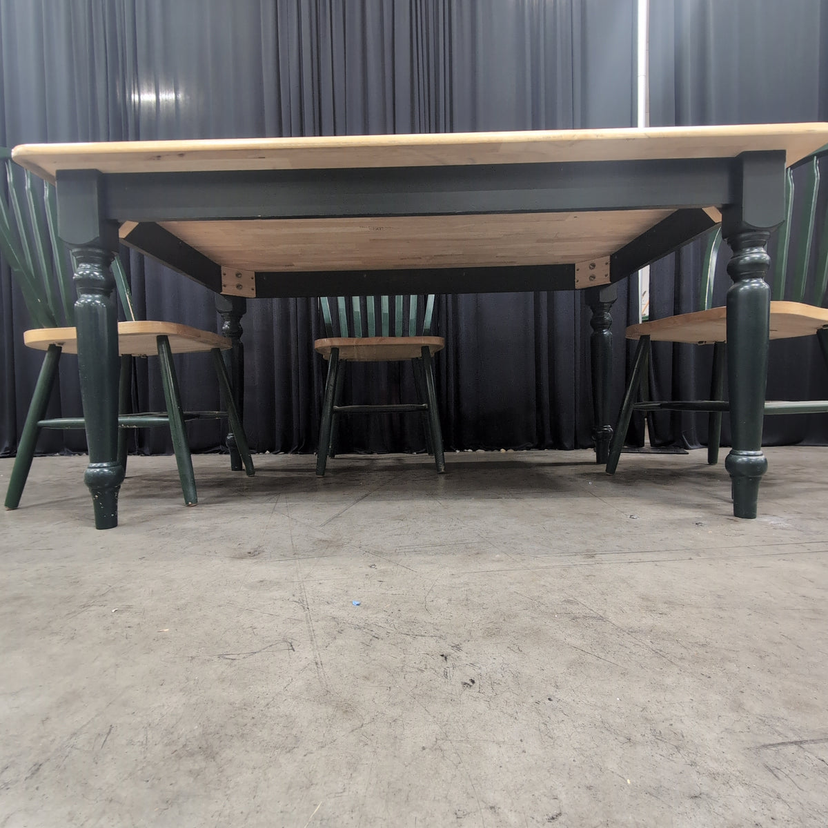 Farmhouse Style Wood Dining Table with Green Legs