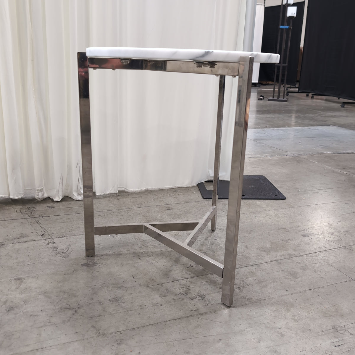 Contemporary Round End Table in White Marble