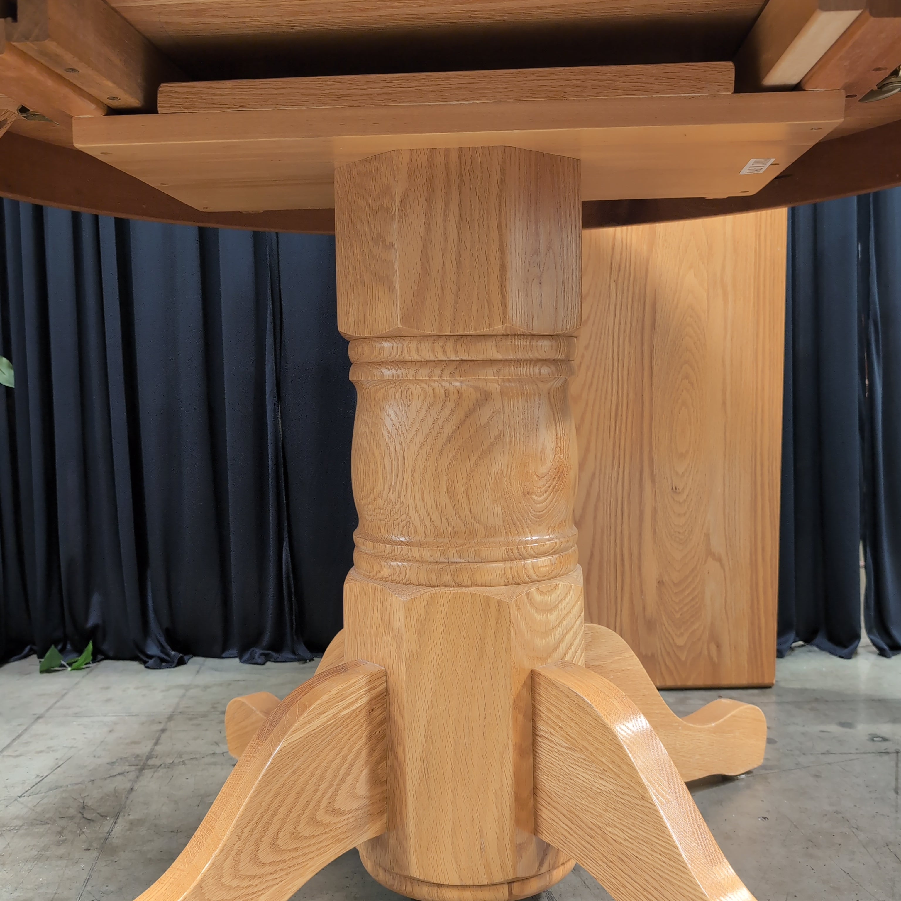 Light Oak Round Pedestal Dining Table
