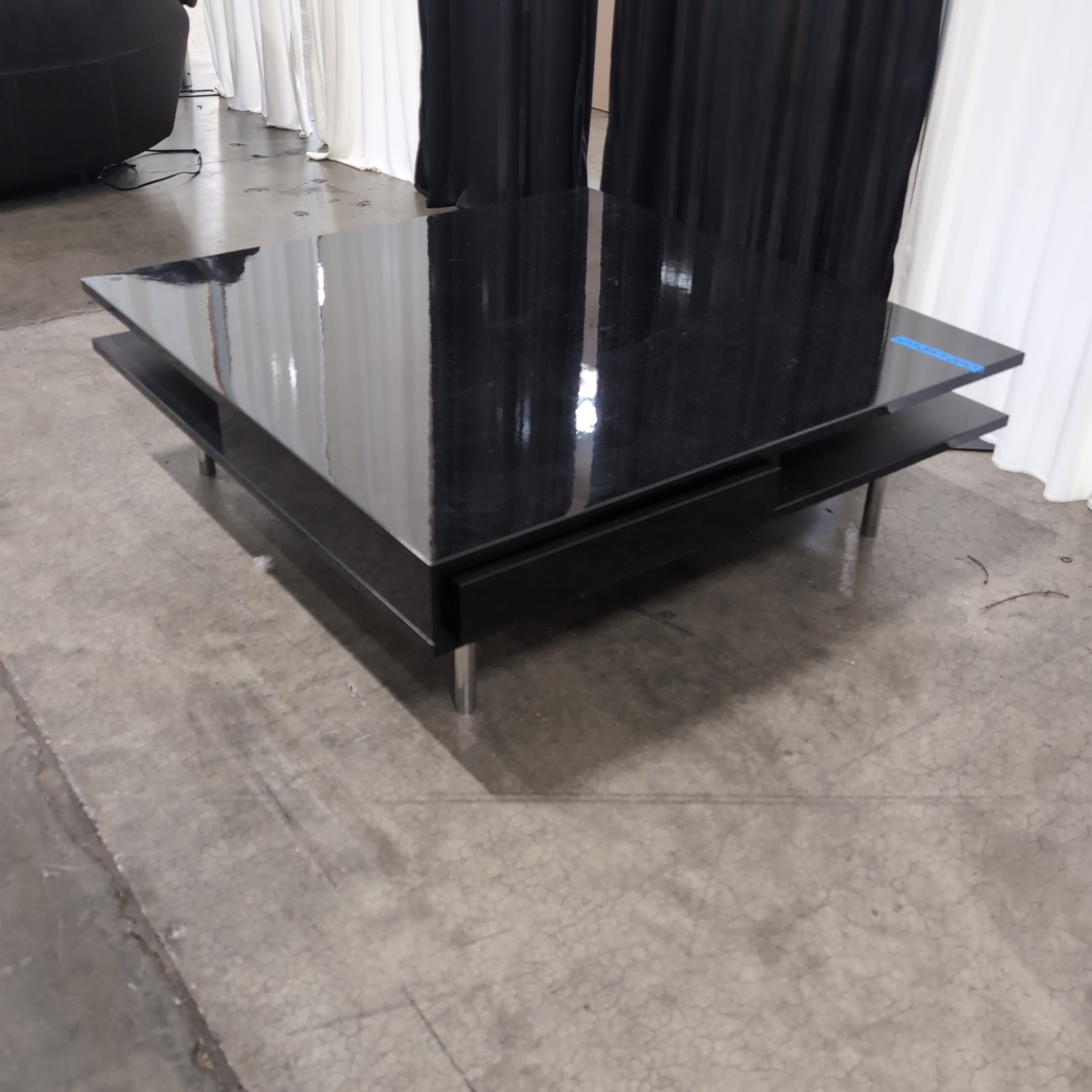 Modern Black Glossy Coffee Table with Metal Legs