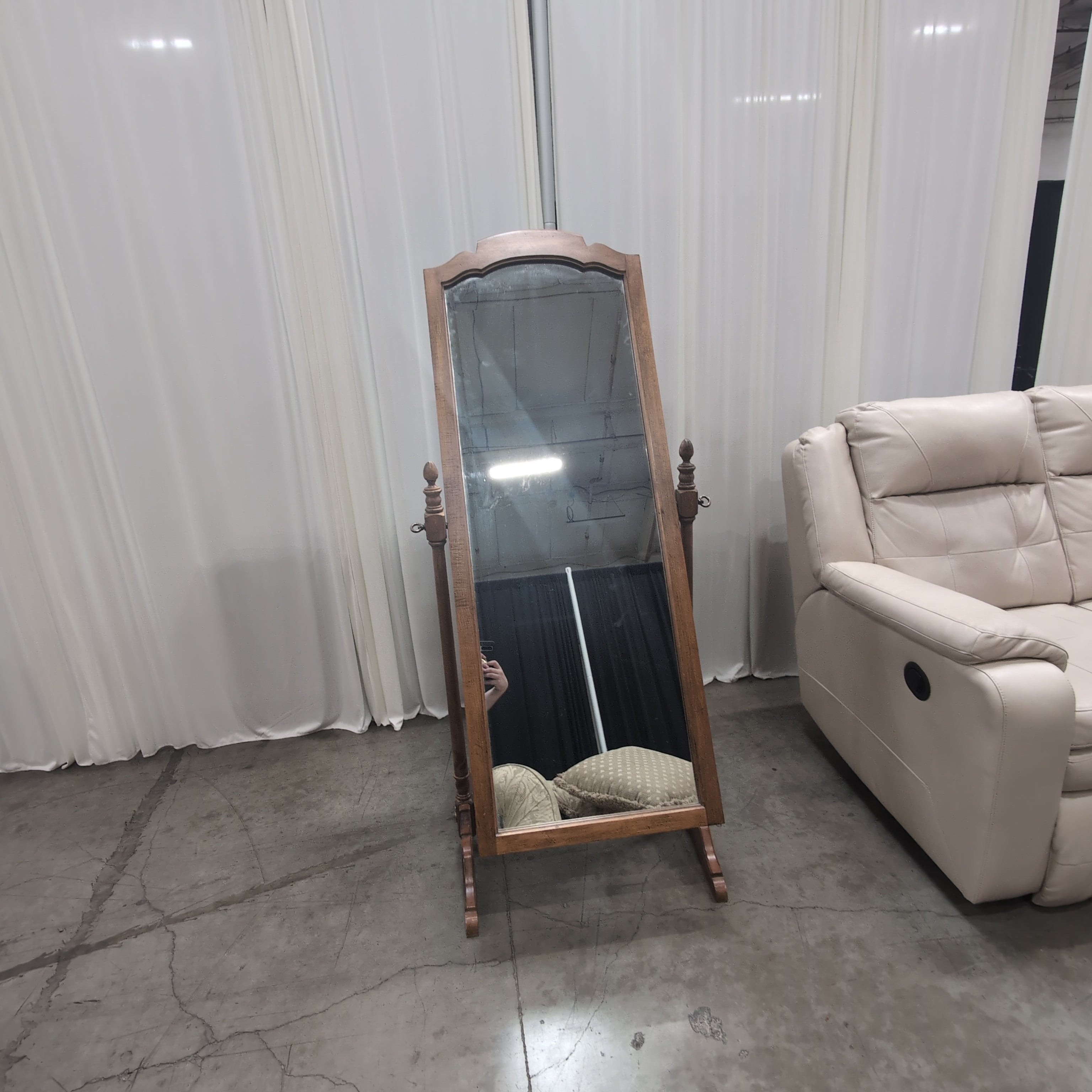 Traditional Arched Full-Length Standing Mirror in Wood