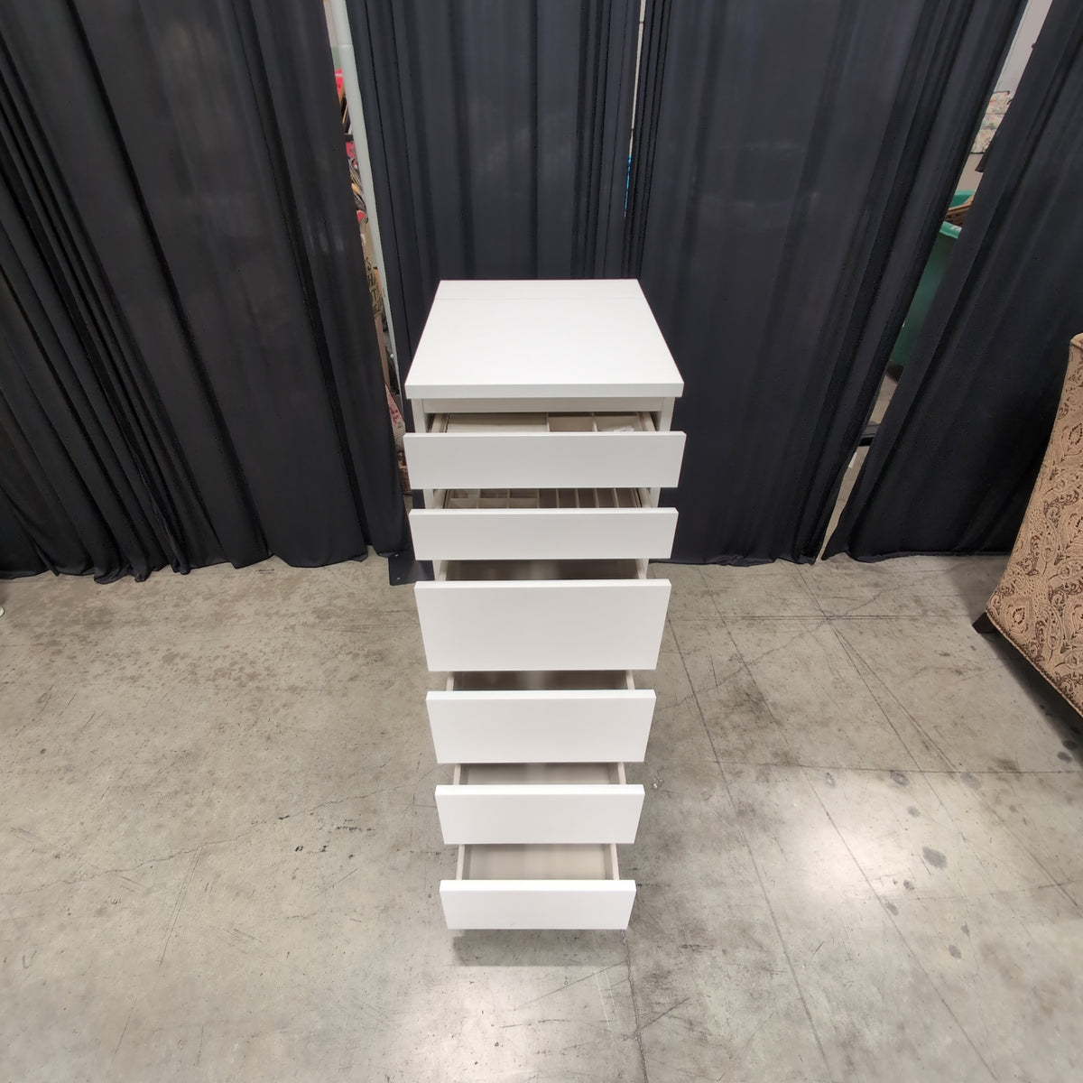 Modern White Six-Drawer Dresser in Wood