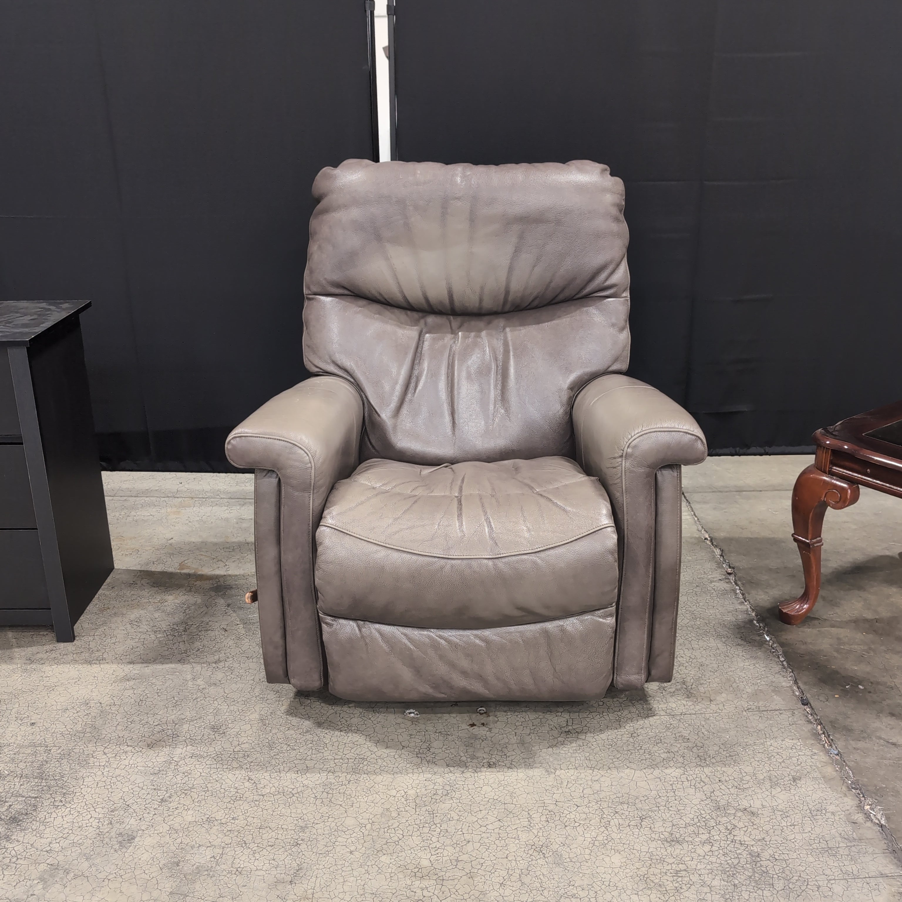 La-Z-Boy Taupe Recliner in Leather