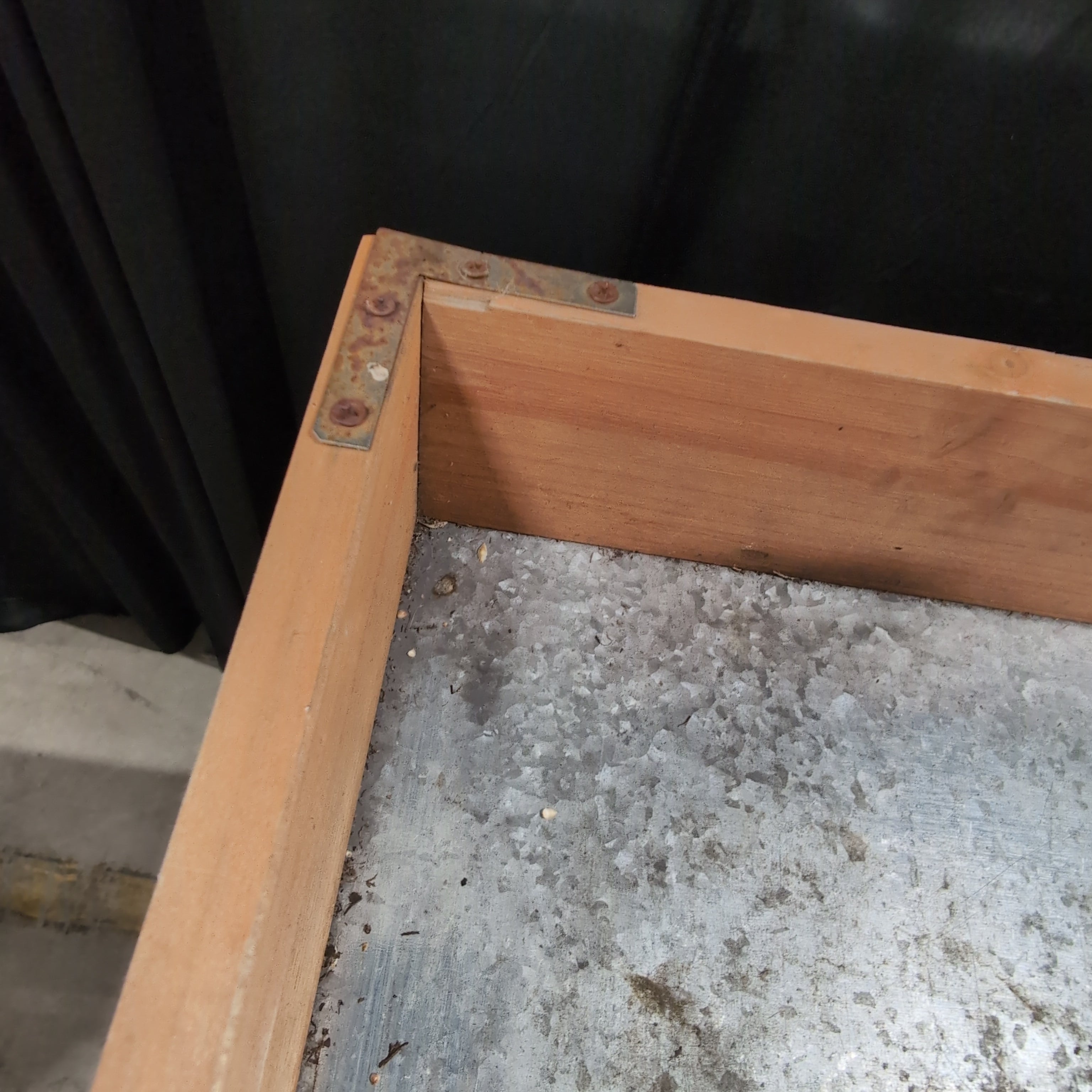 GRANTEX Wood Potting Bench with Galvanized Top