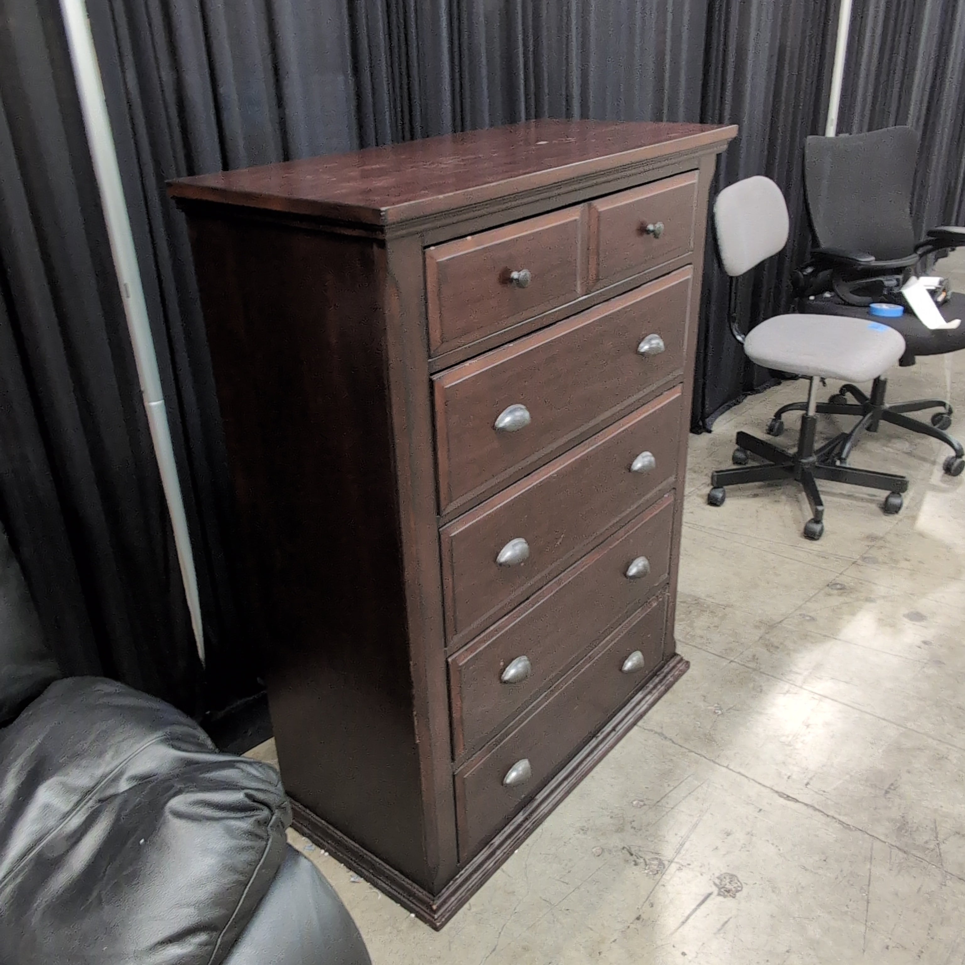 Traditional Dark Wood Six-Drawer Dresser