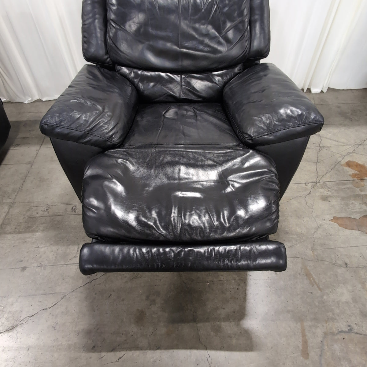 Padded Black Recliner in Leather