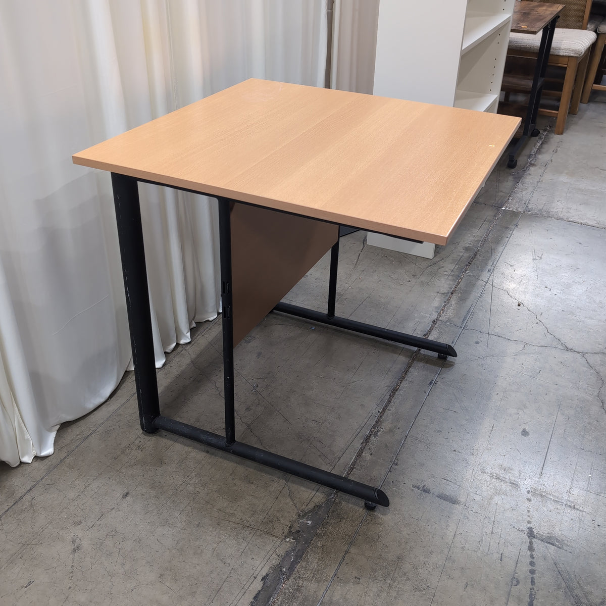 Simple Light Wood-Look Desk in Laminate