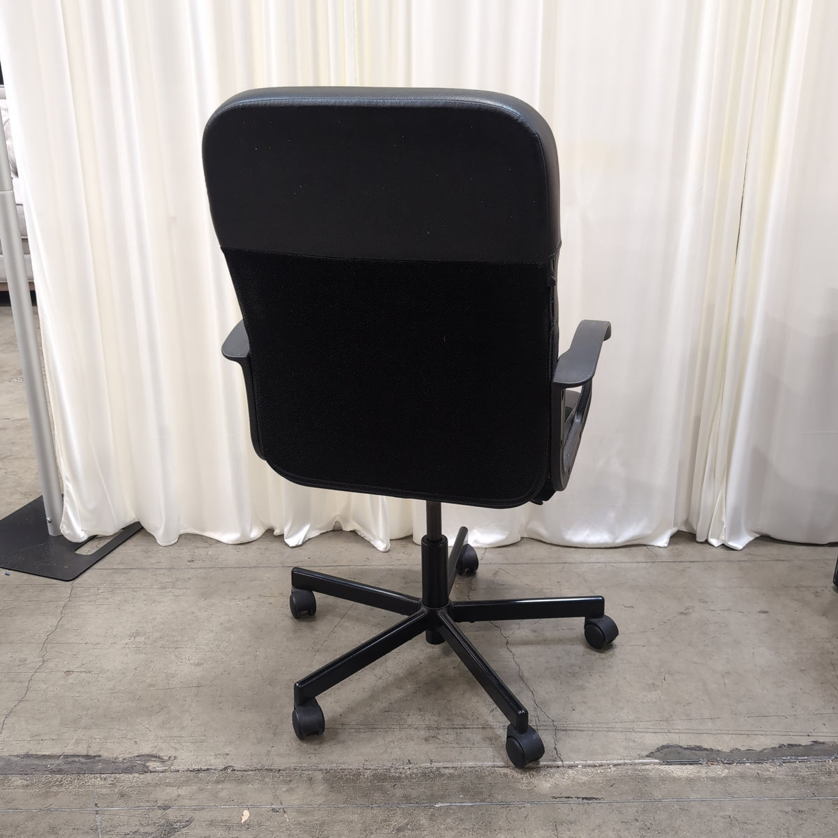Black Faux Leather and Mesh Office Chair