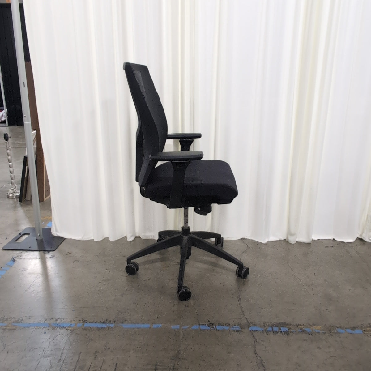 Black Mesh Back Swivel Office Chair with Adjustable Arms