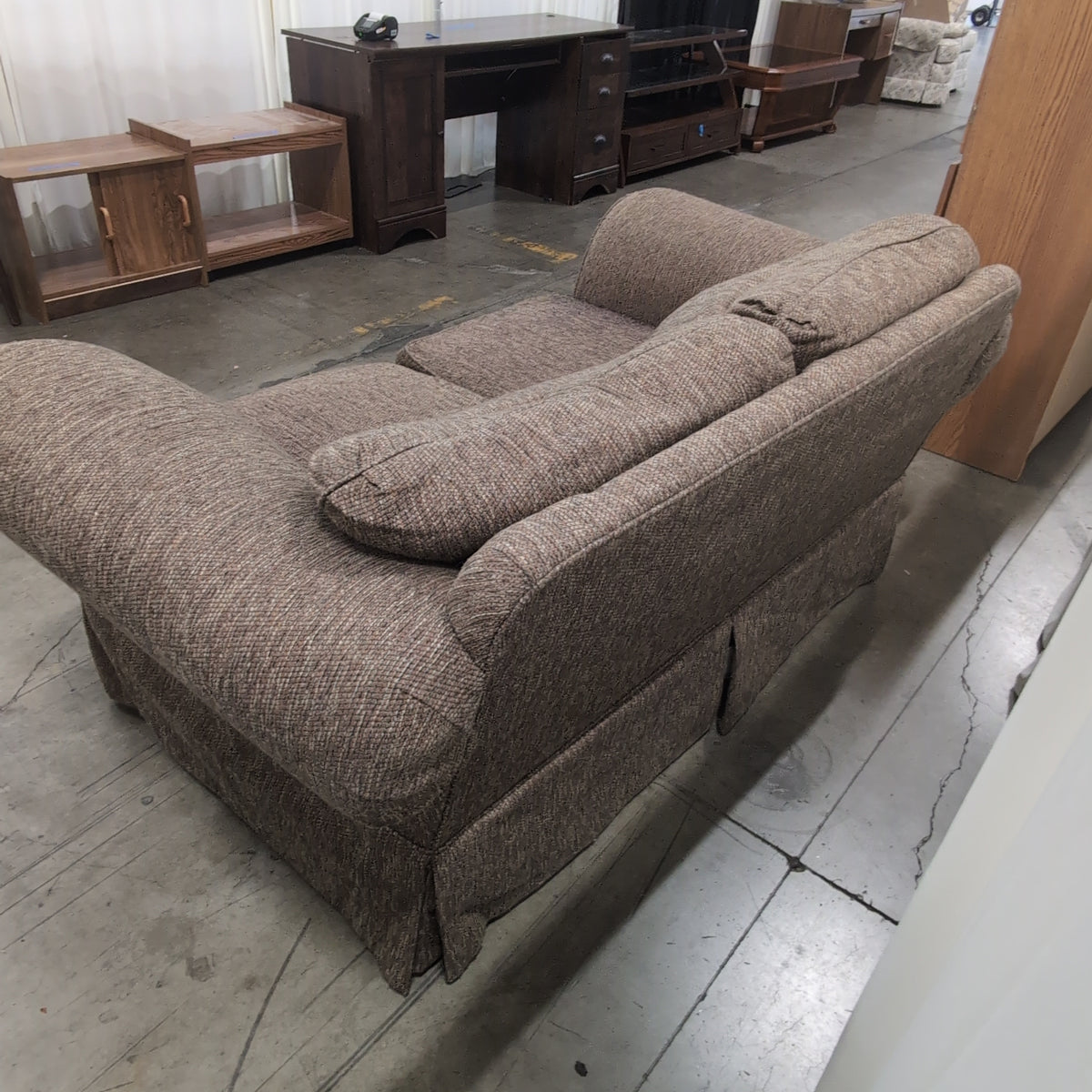 Broyhill Brown Textured Loveseat with Rolled Arms