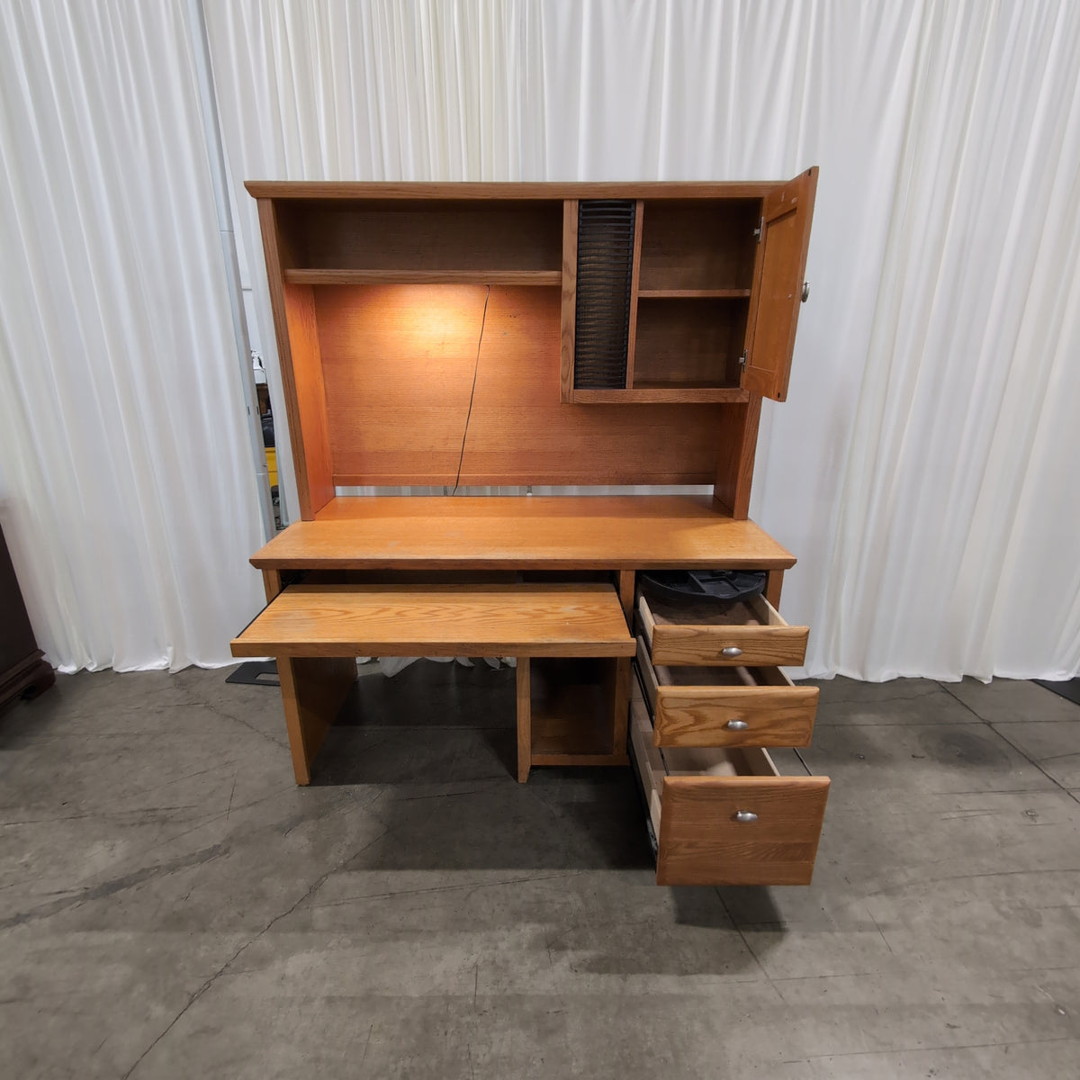 Light Wood Computer Desk with Keyboard Tray