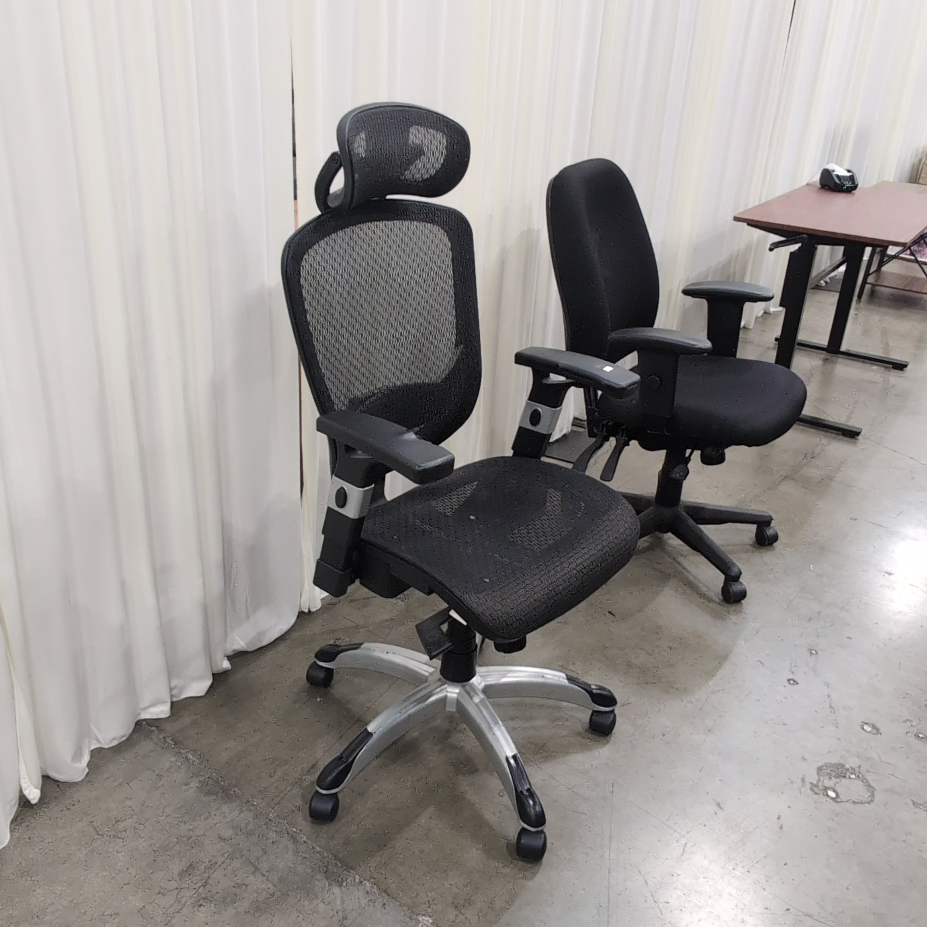 Black Mesh Ergonomic Office Chair with Headrest