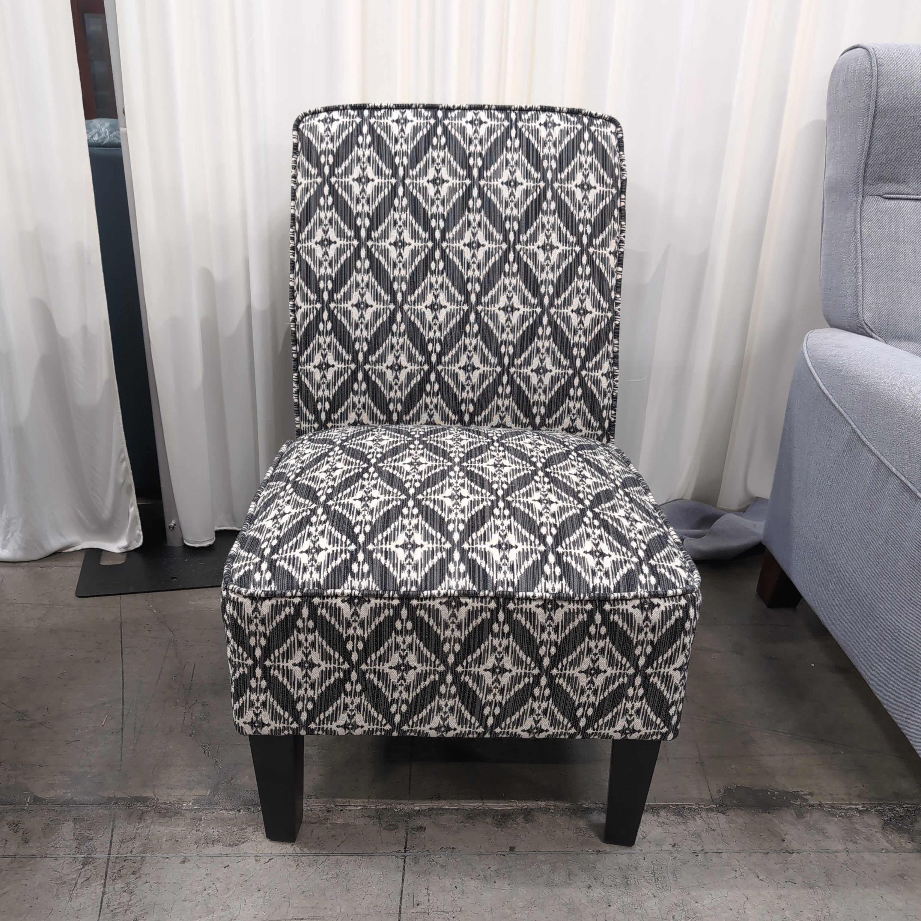 Black and White Geometric Upholstered Accent Chair with Dark Legs