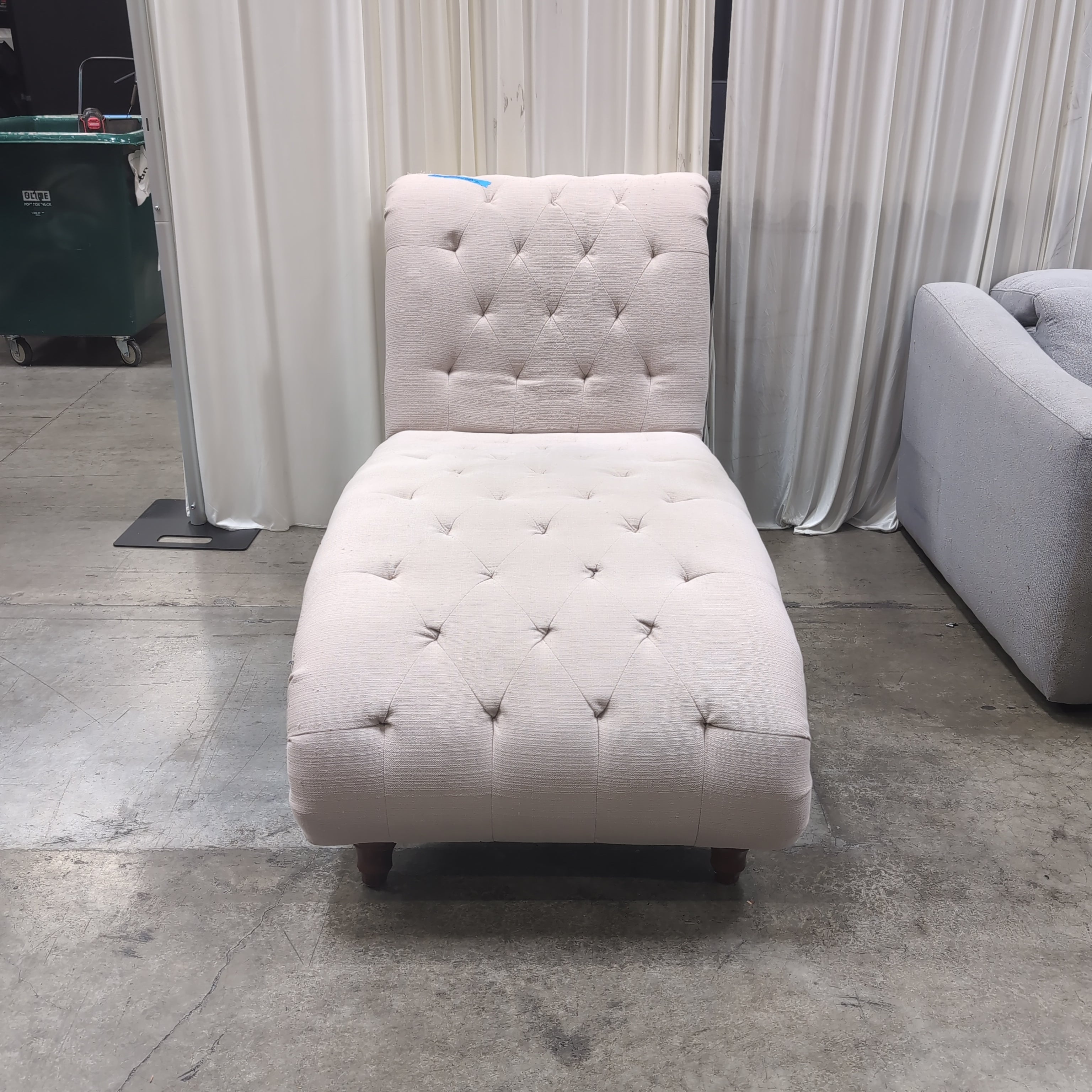 Light Beige Tufted Chaise Lounge with Nailhead Trim
