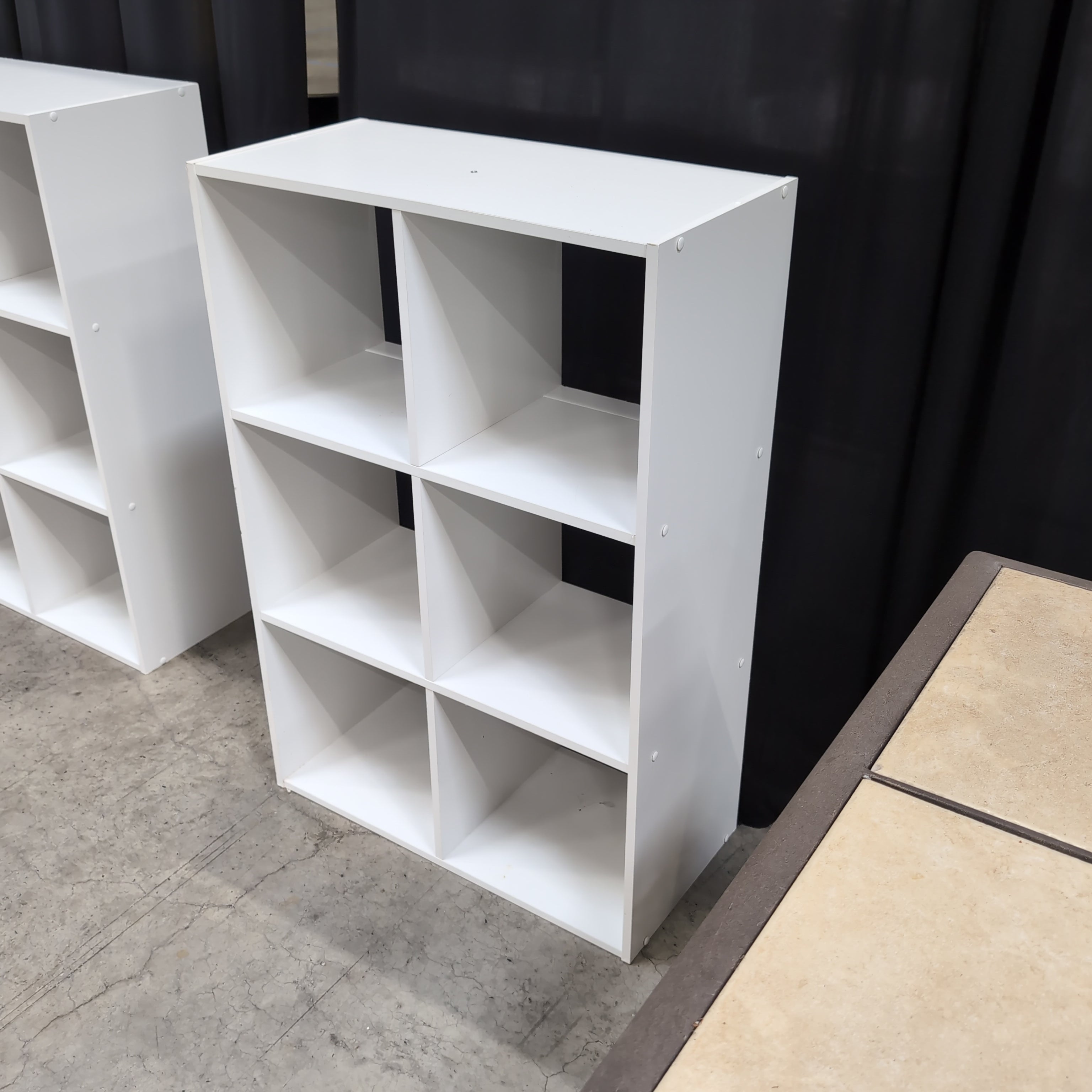 White Six-Cubic Bookcase with Open Shelves