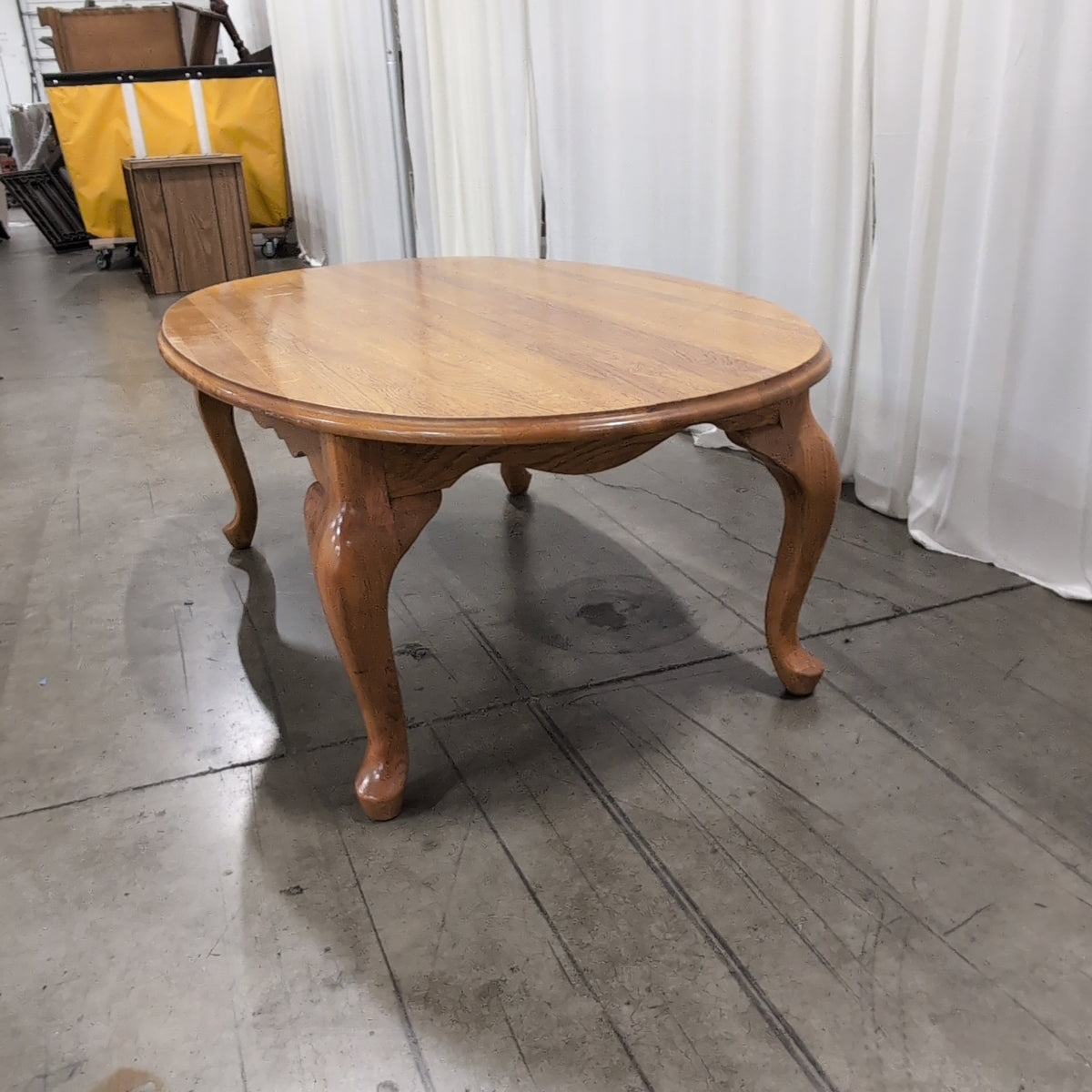 Traditional Oval Wood Coffee Table with Cabriole Legs