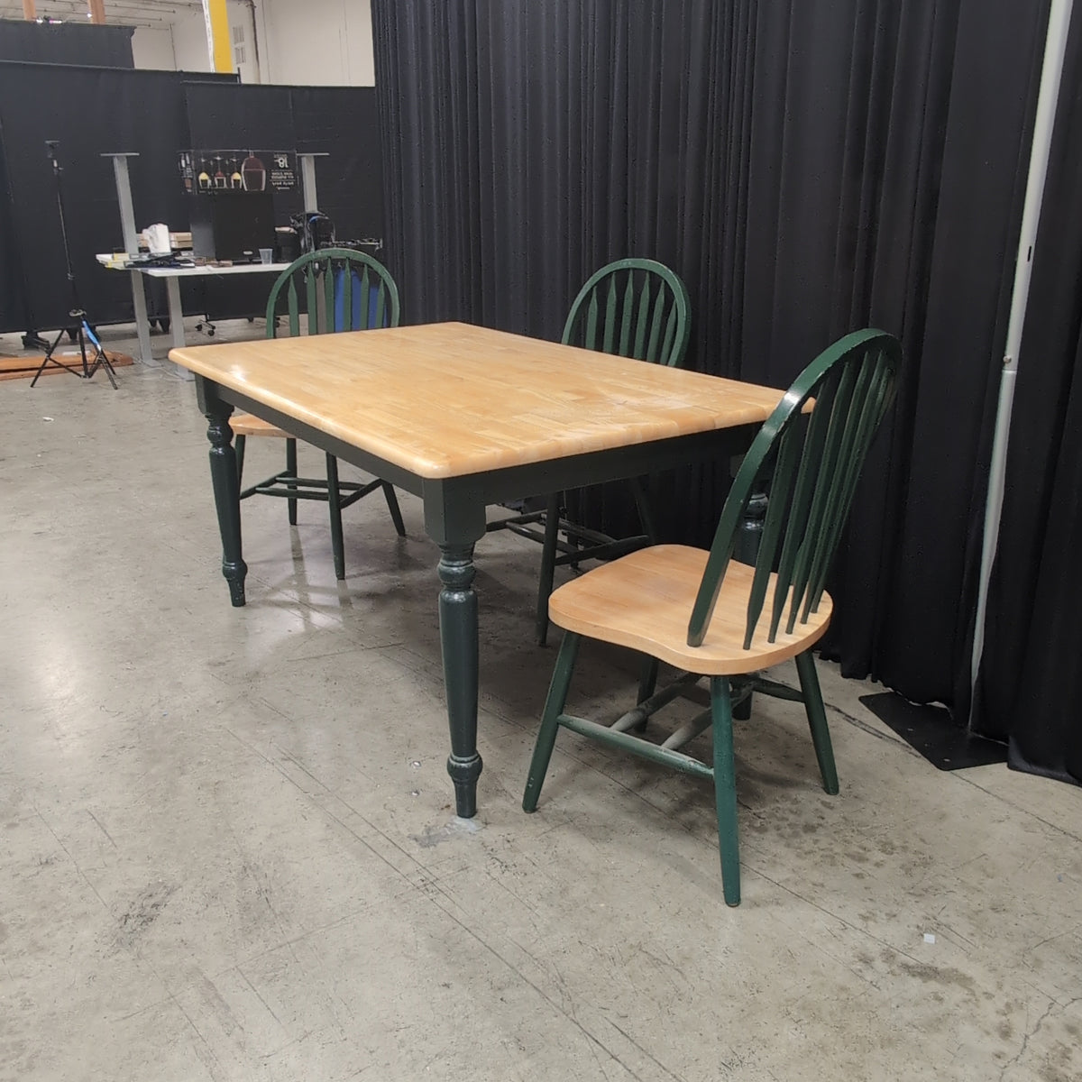 Farmhouse Style Wood Dining Table with Green Legs