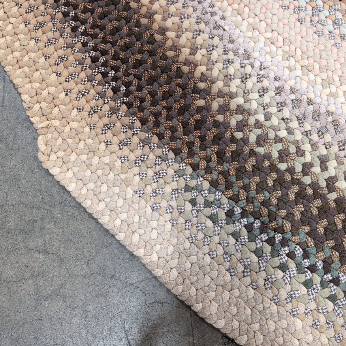 Multi-Tone Braided Round Area Rug