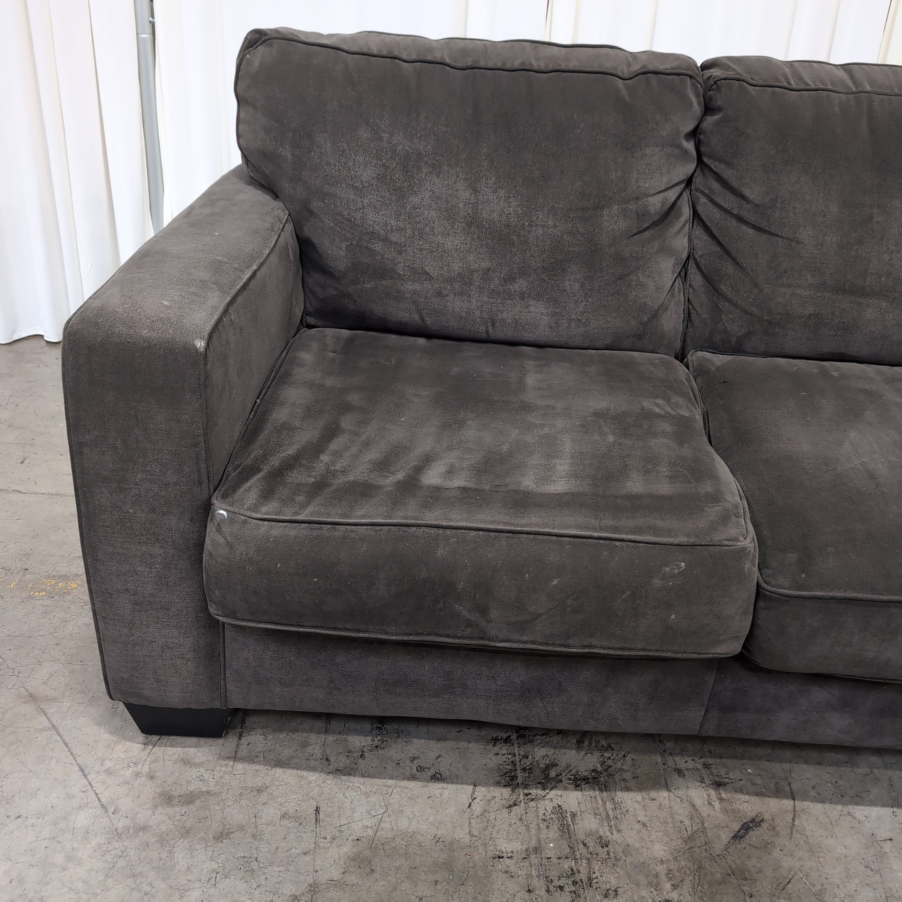 Contemporary Grey Fabric Sectional Couch with Chaise