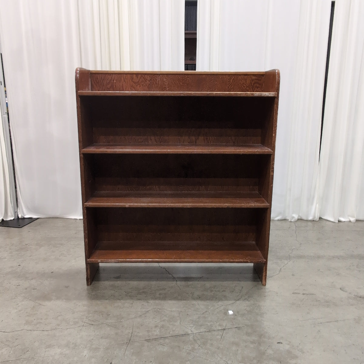 Traditional Brown Three-Shelf Bookcase in Wood