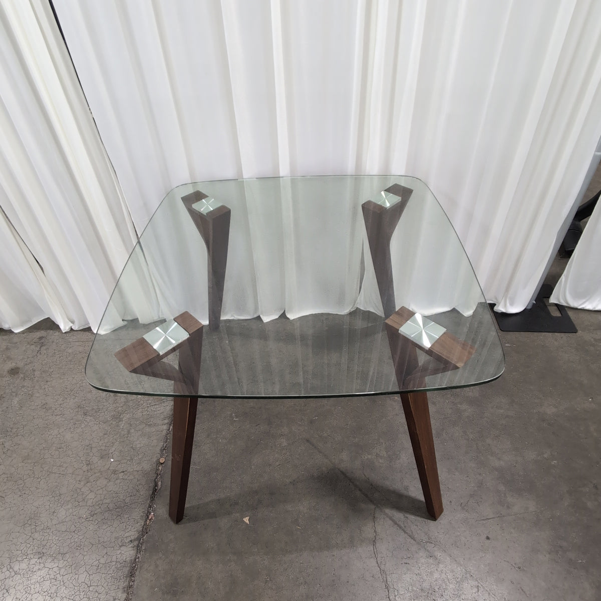 Lumisource Mid-Century Style Glass Top Coffee Table with Tapered Legs