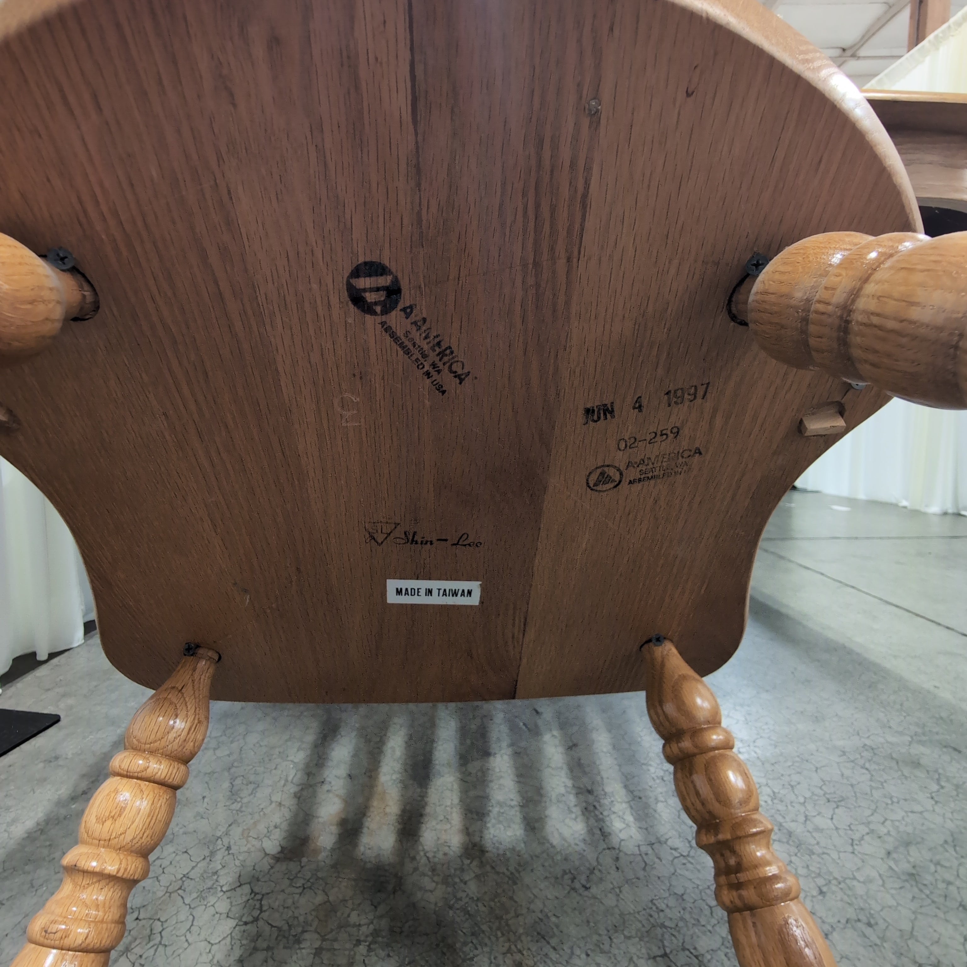 Light Wood Pedestal Dining Table with Four Windsor Chairs