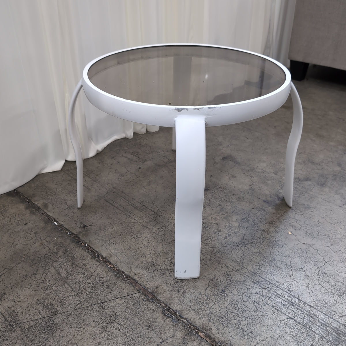 White Oval Smoked Glass Coffee Table with Curved Legs