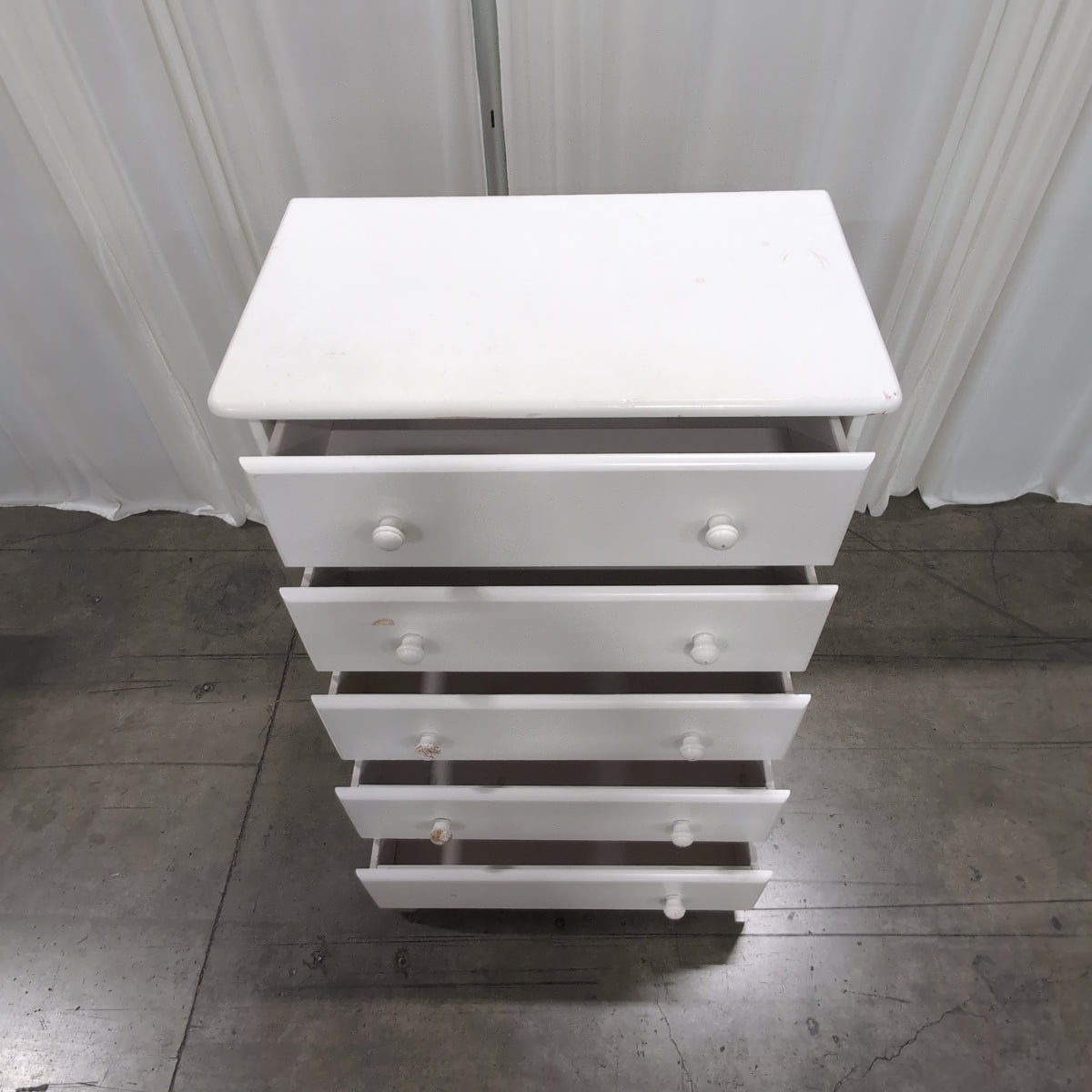 Simple White Five-Drawer Dresser
